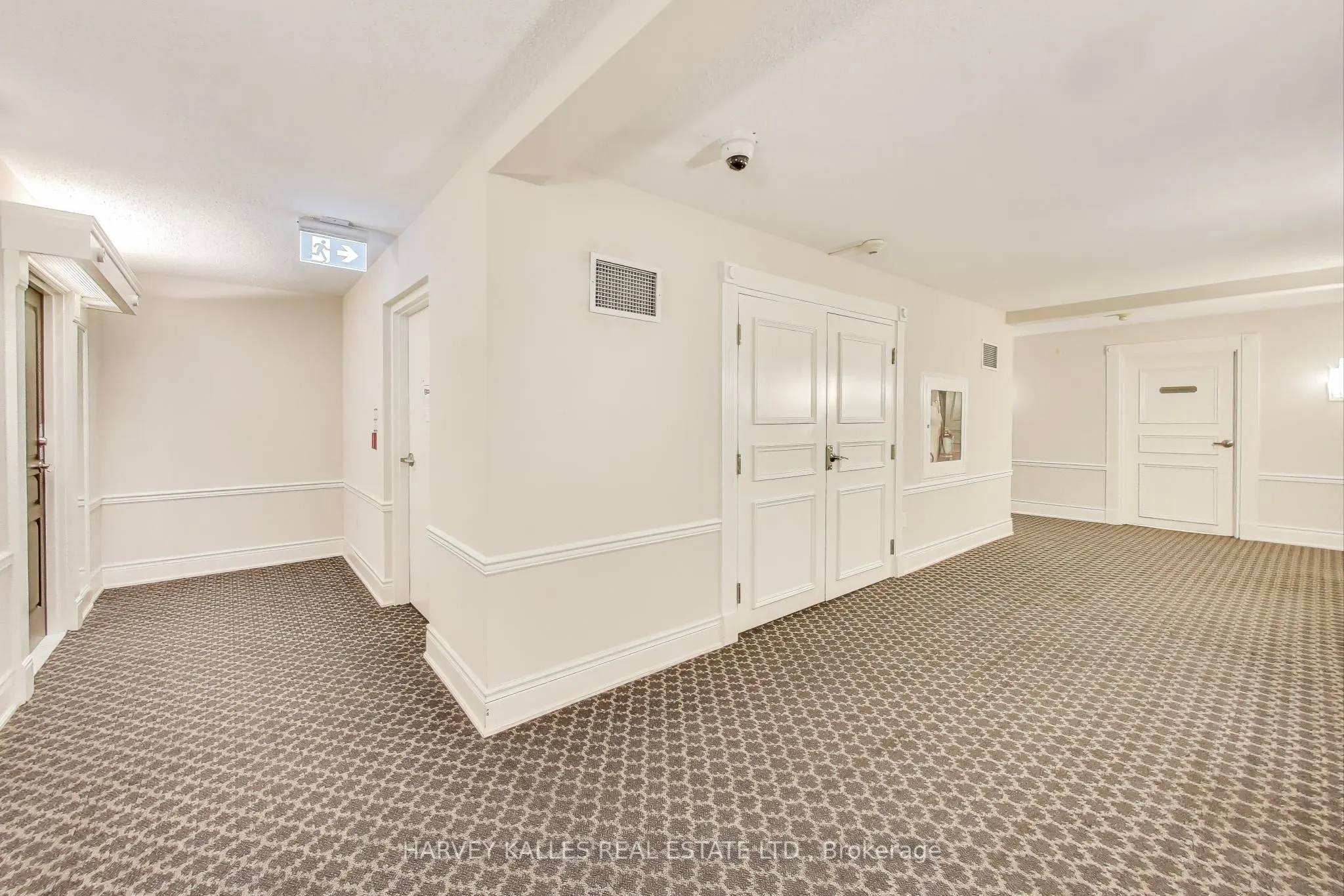 1 Hycrest Avenue, #401