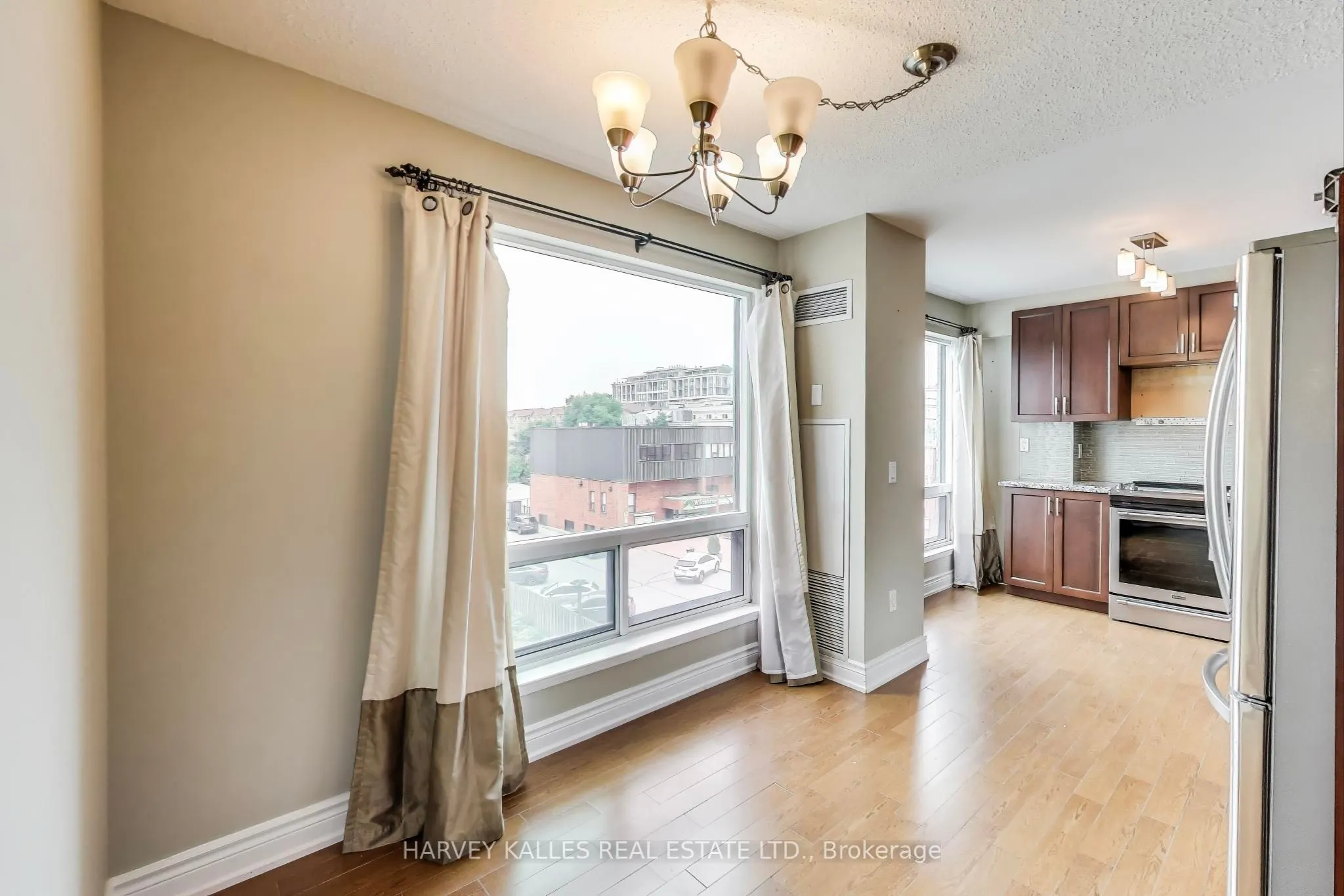 1 Hycrest Avenue, #401