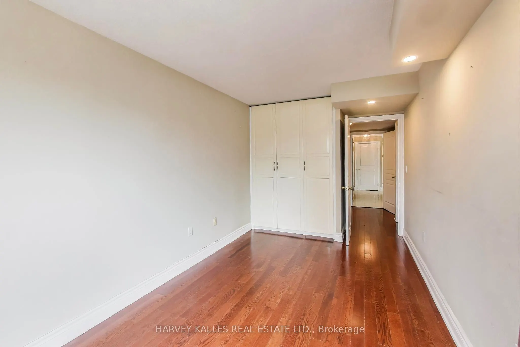 1 Hycrest Avenue, #401