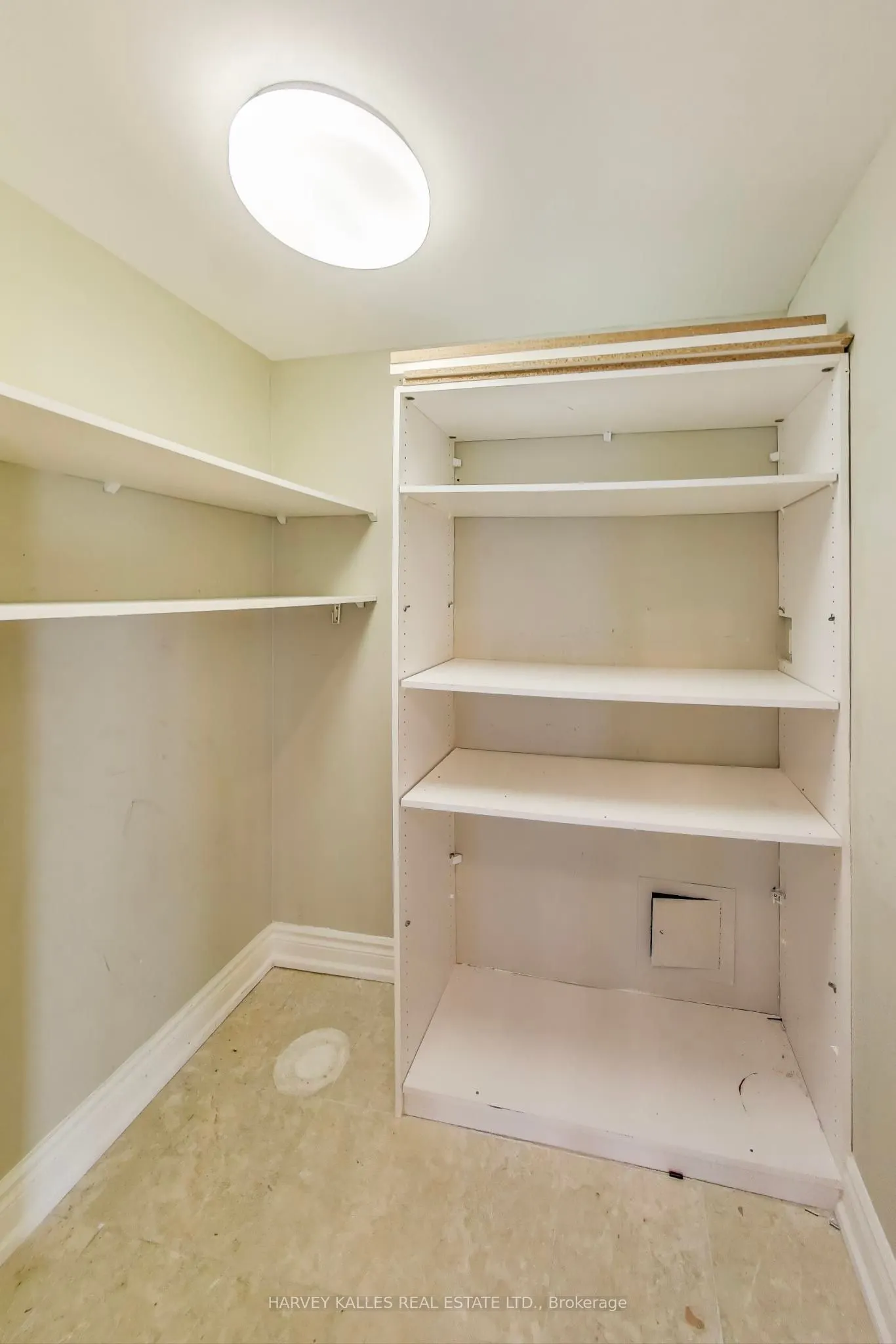 1 Hycrest Avenue, #401