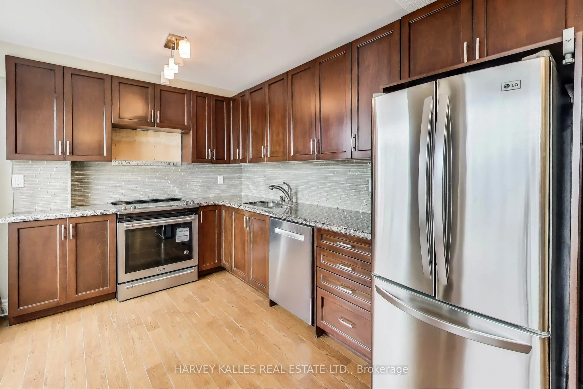 1 Hycrest Avenue, #401