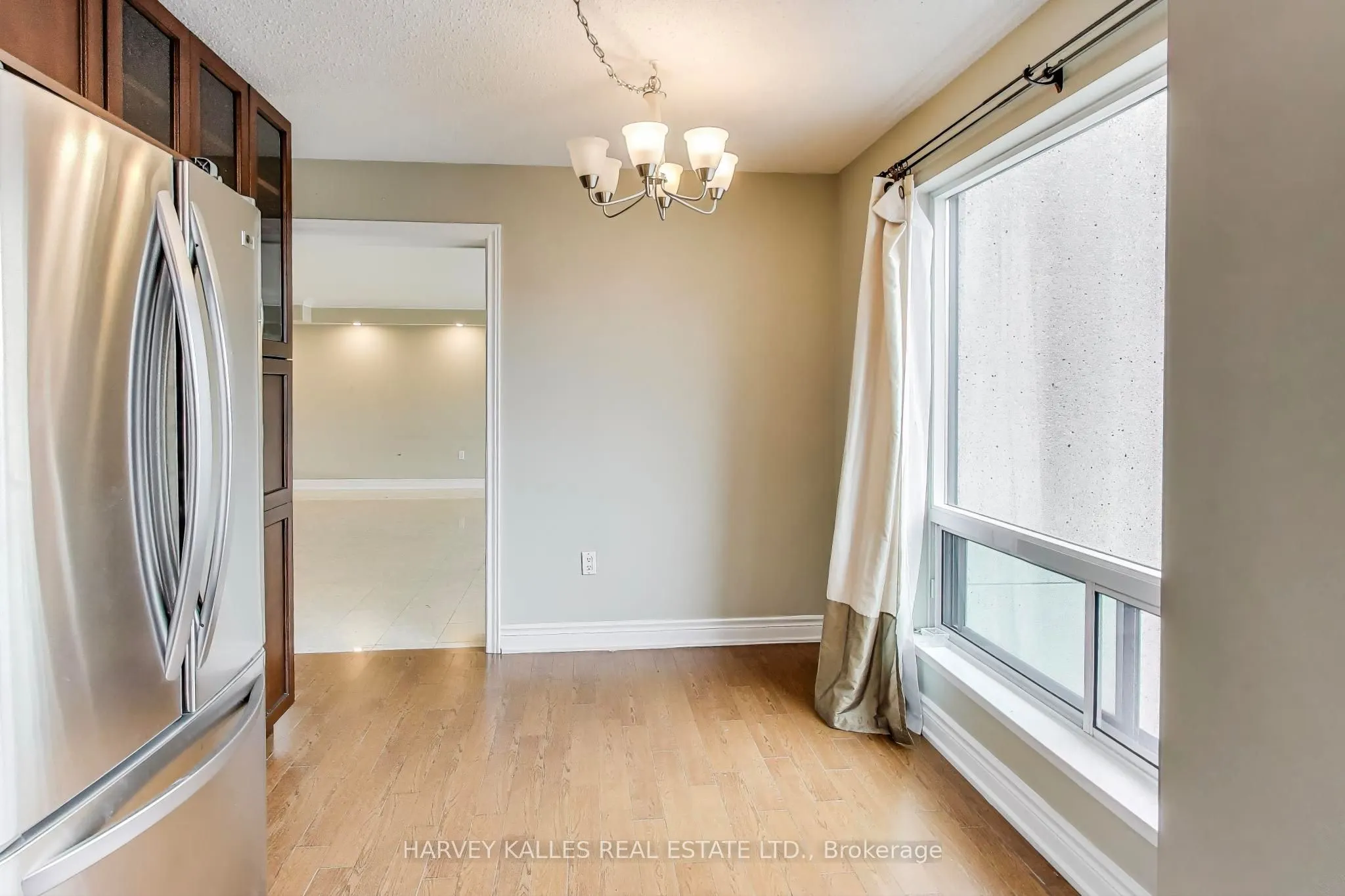 1 Hycrest Avenue, #401
