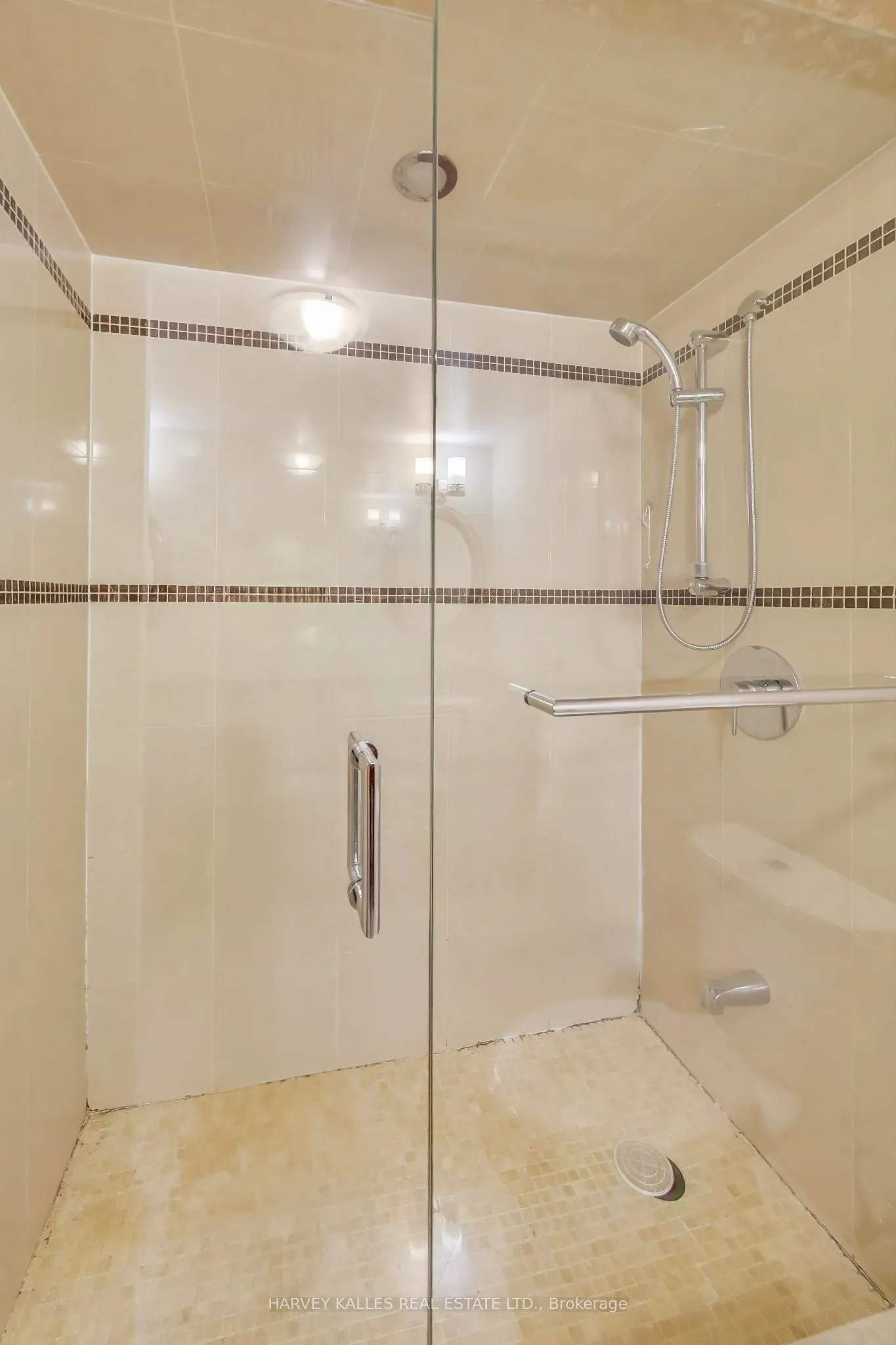 1 Hycrest Avenue, #401