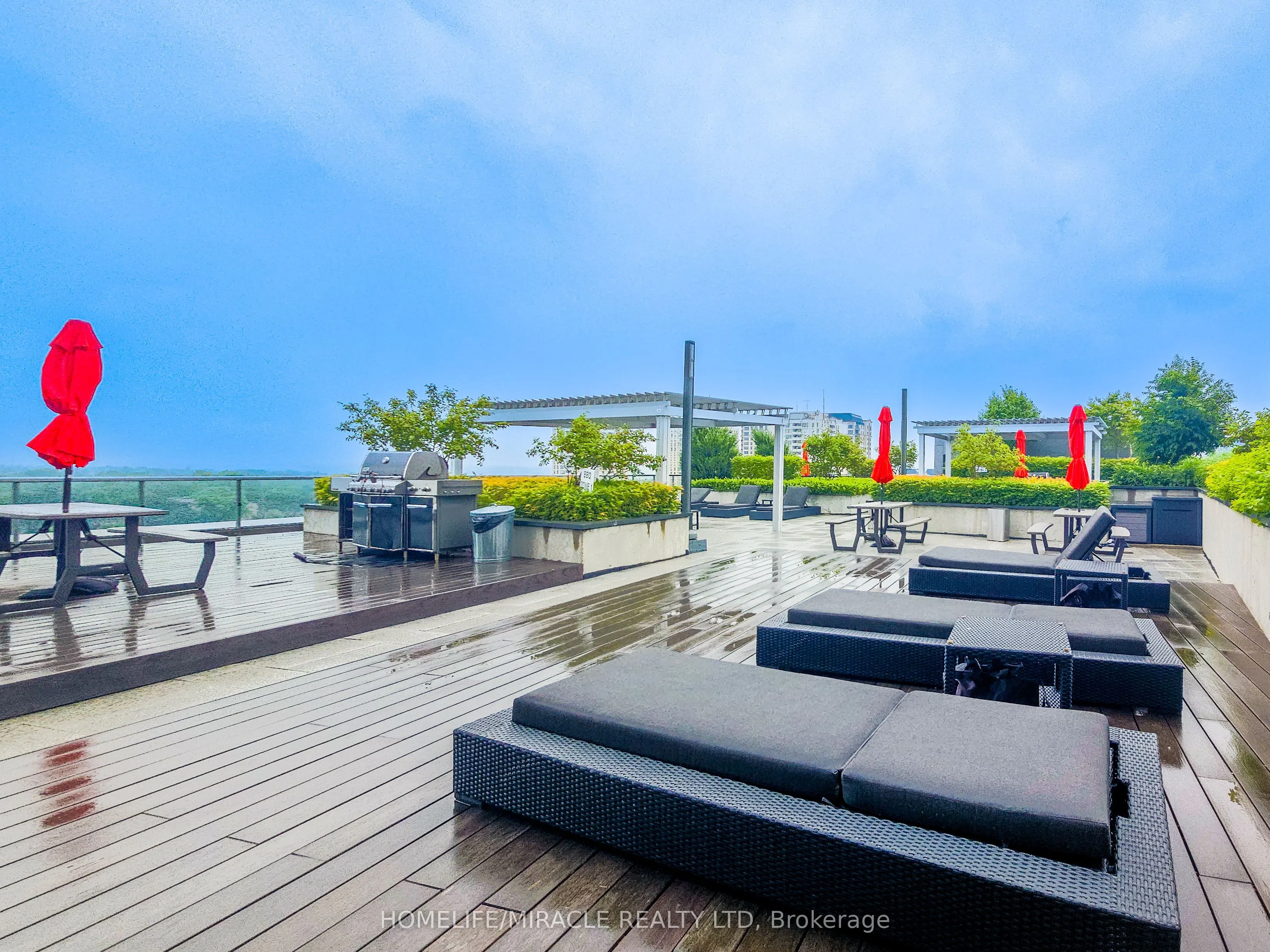 7 Kenaston Gardens, #121