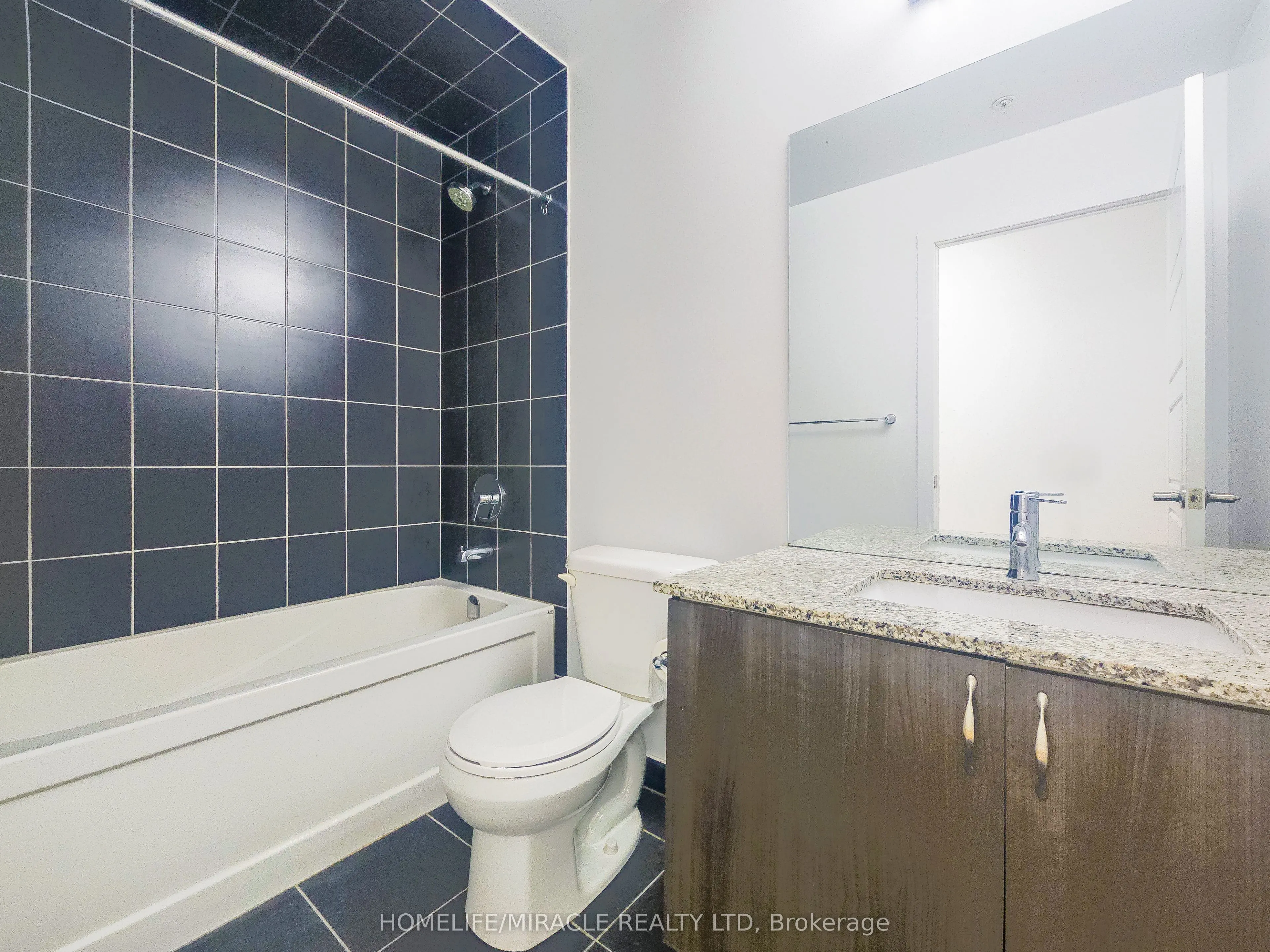 7 Kenaston Gardens, #121