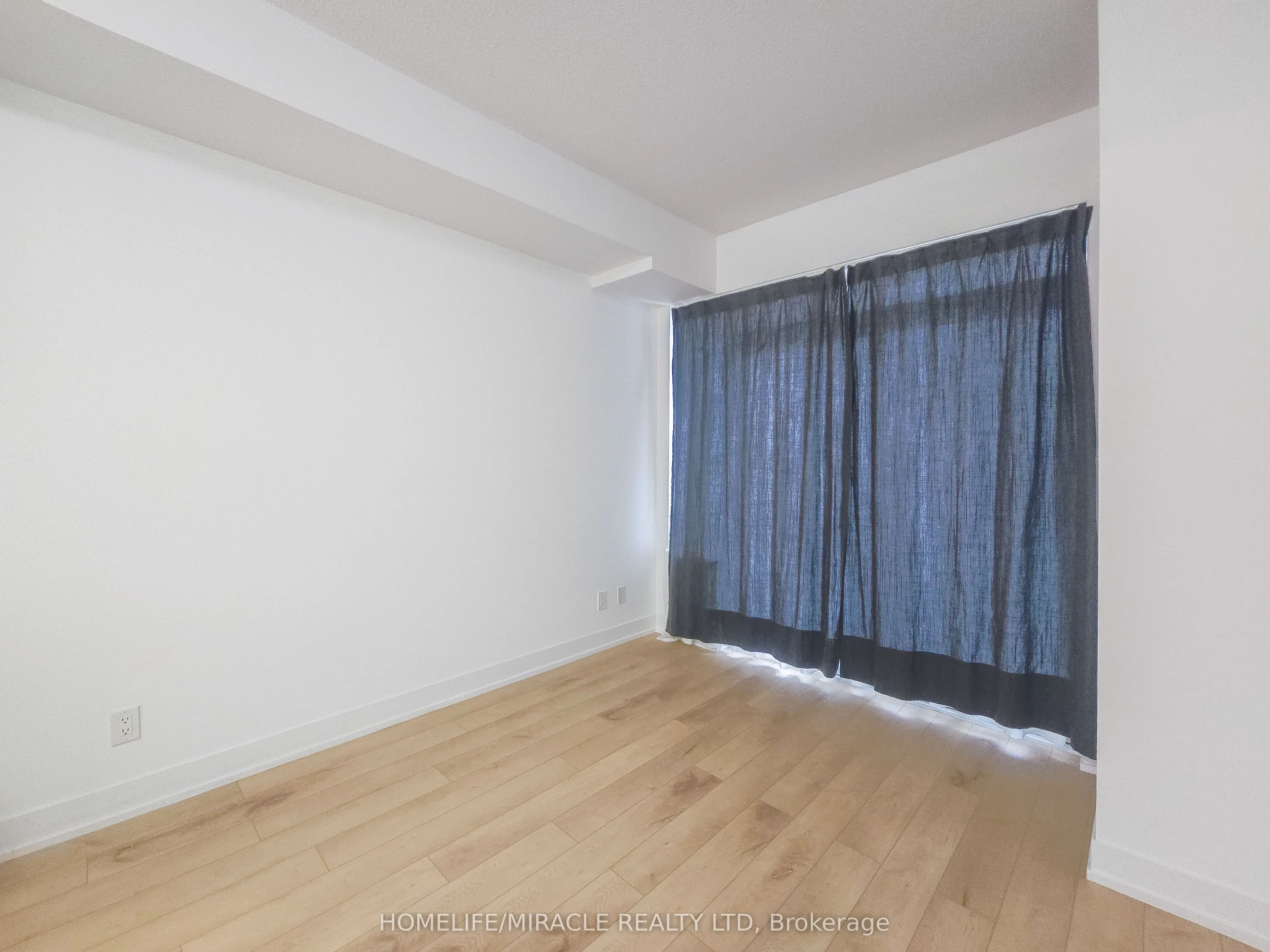 7 Kenaston Gardens, #121