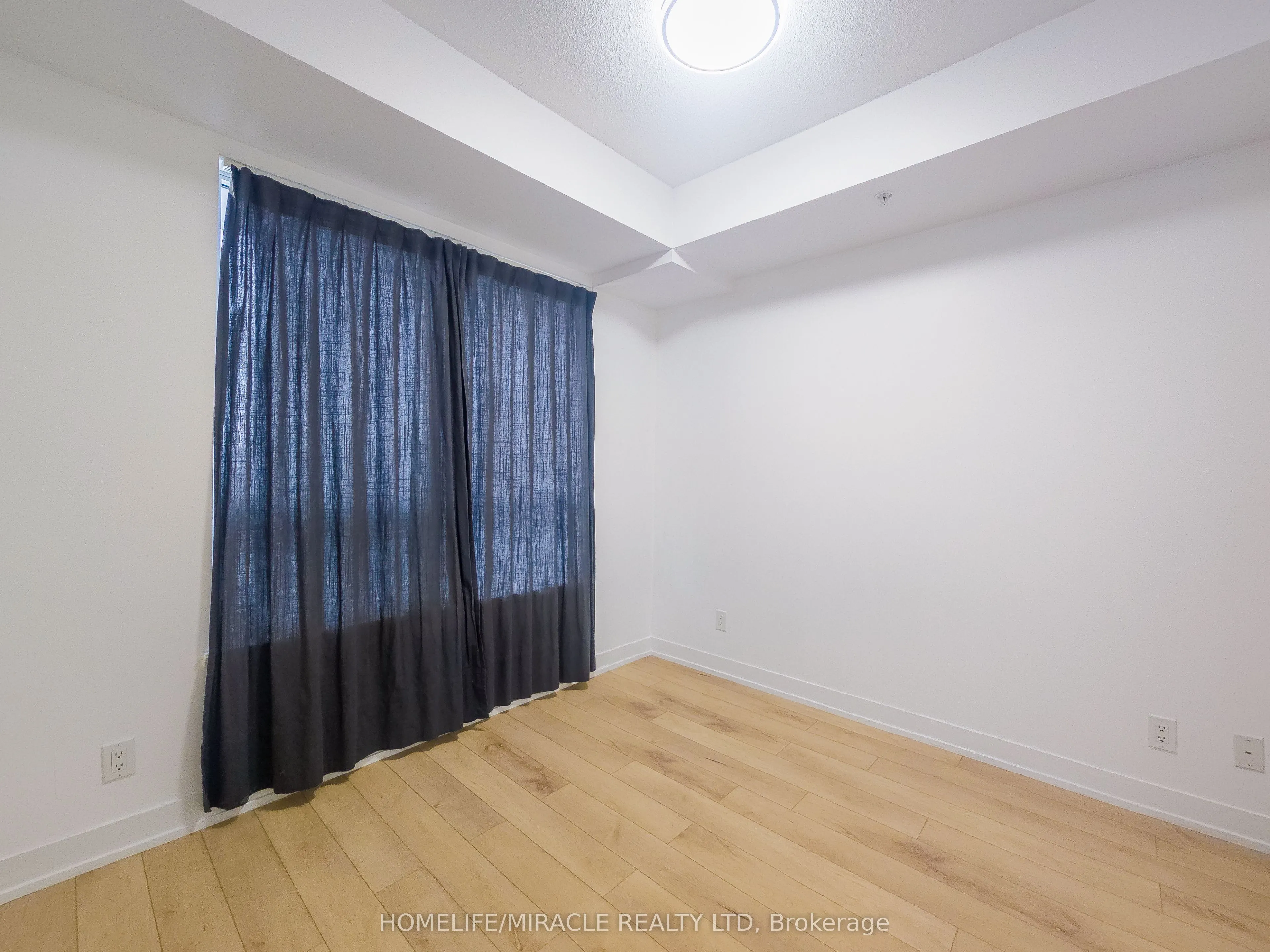 7 Kenaston Gardens, #121