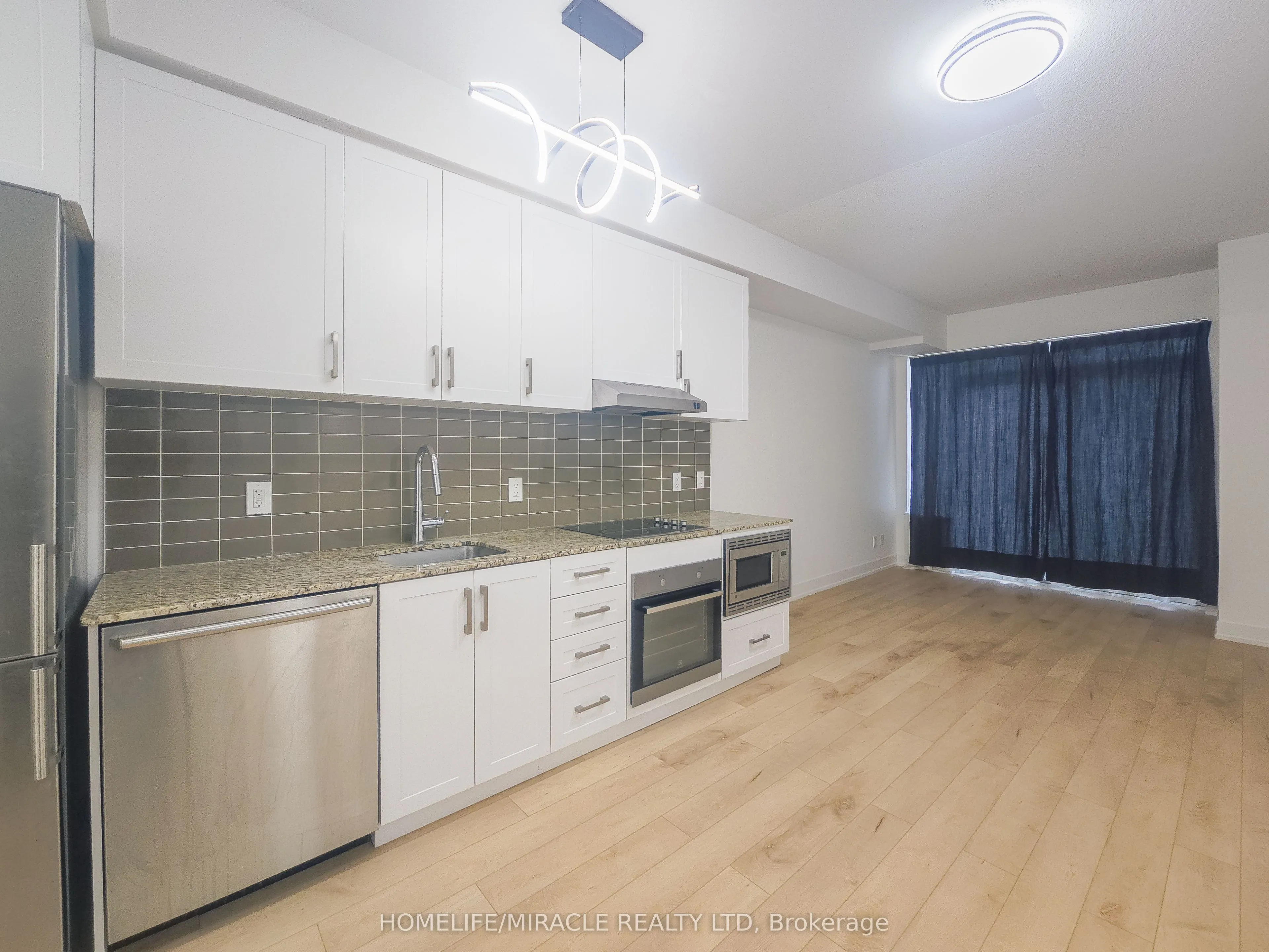 7 Kenaston Gardens, #121