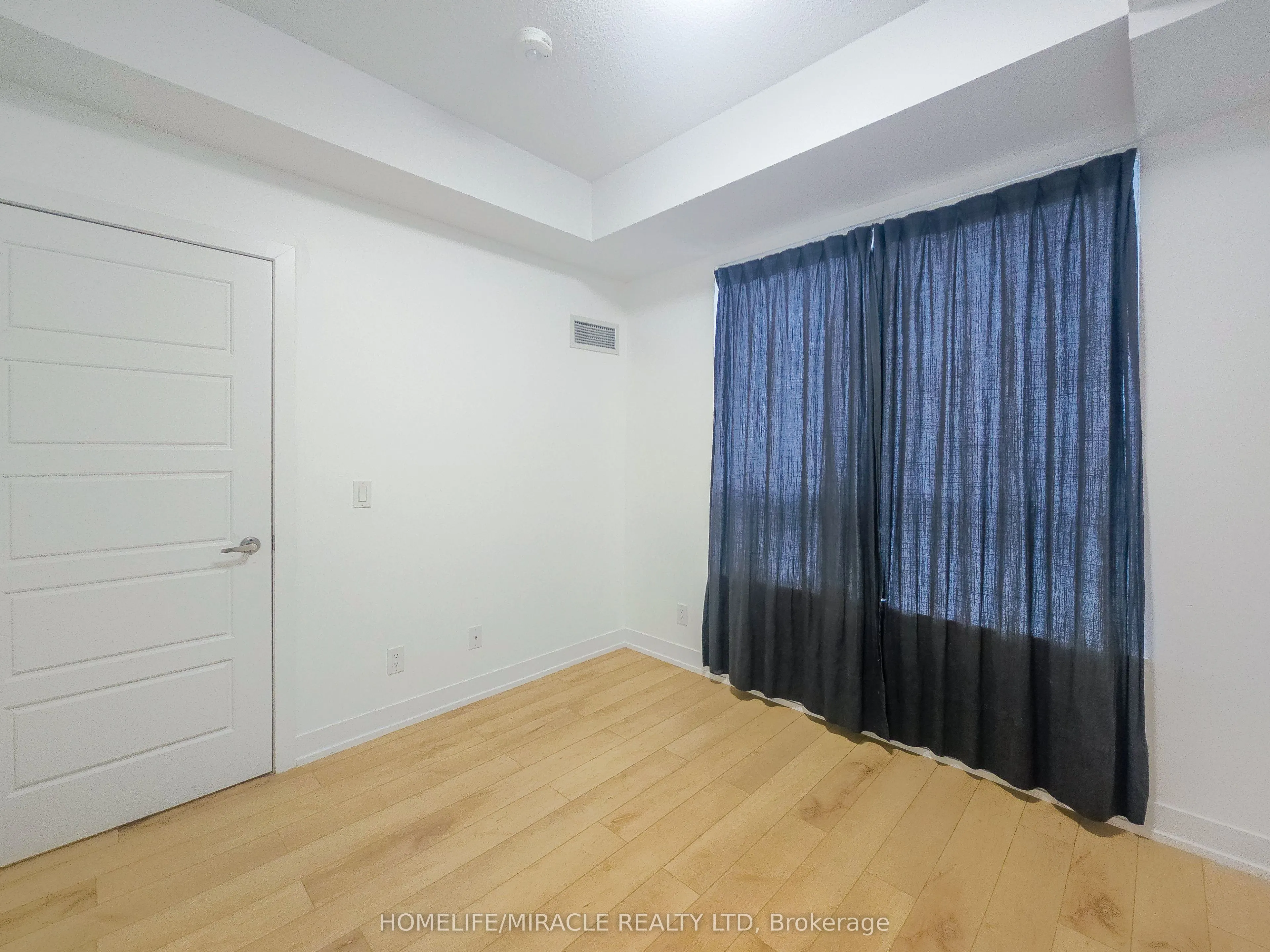 7 Kenaston Gardens, #121