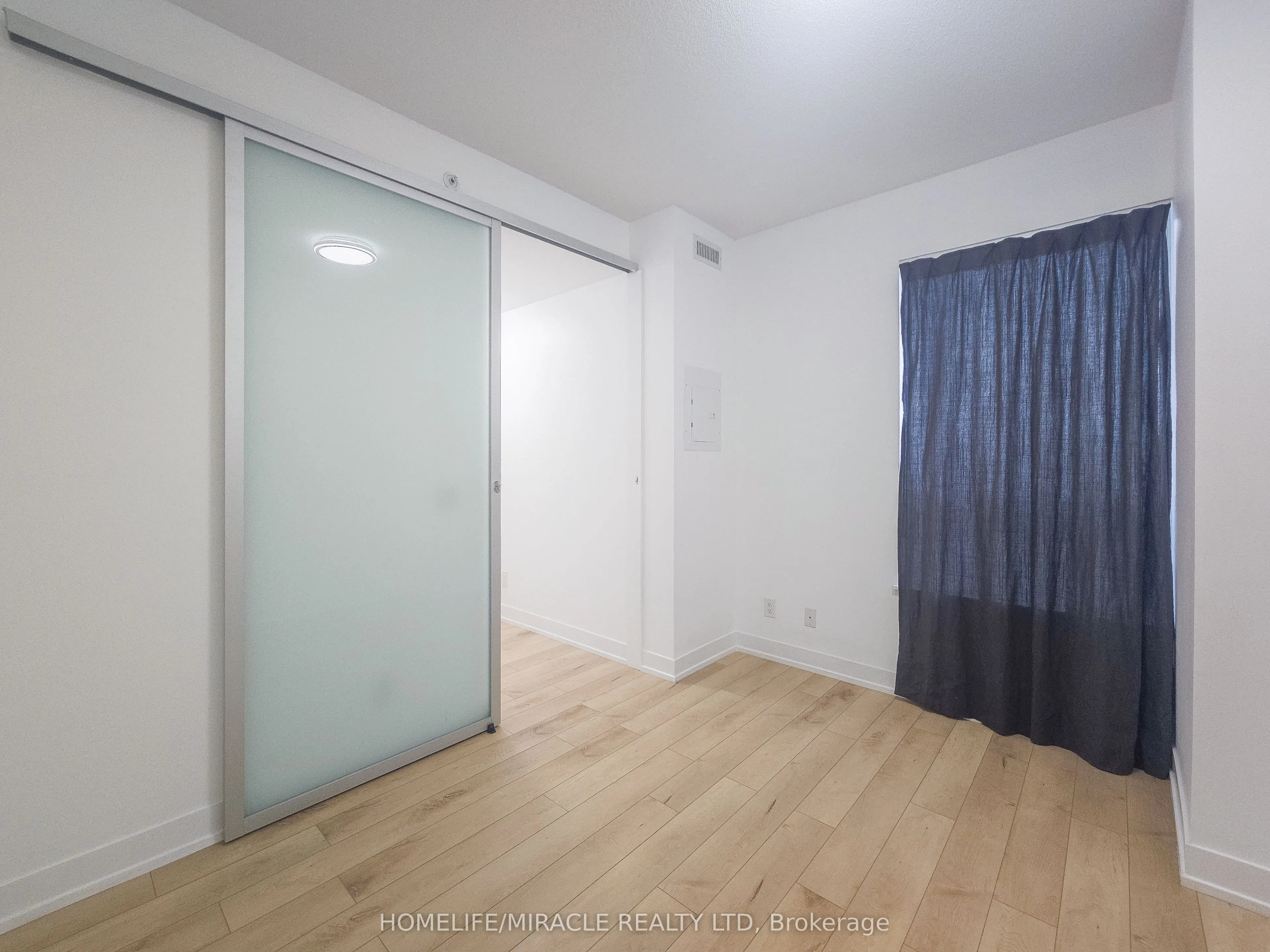 7 Kenaston Gardens, #121