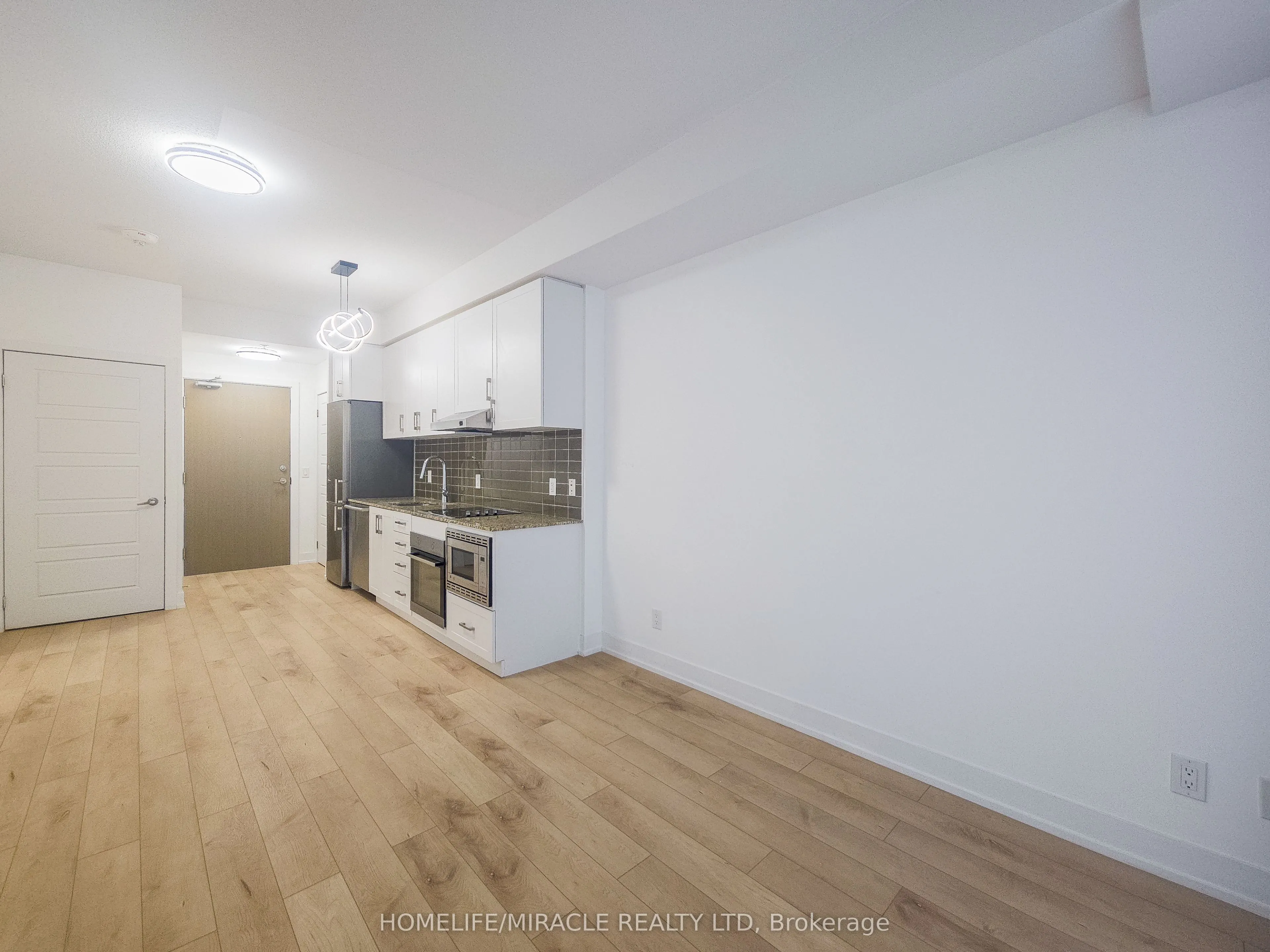 7 Kenaston Gardens, #121