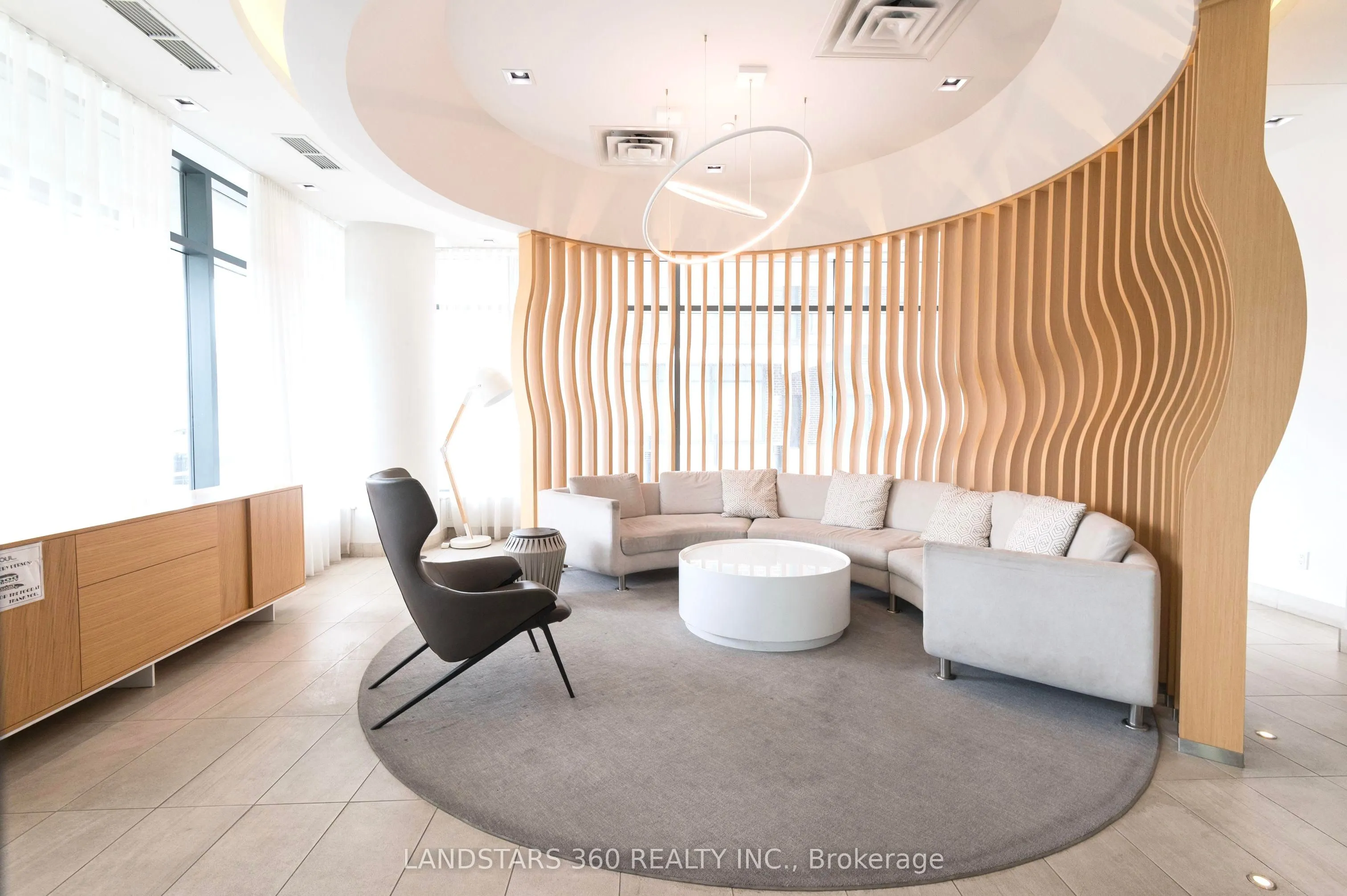 150 Fairview Mall Drive, #1005