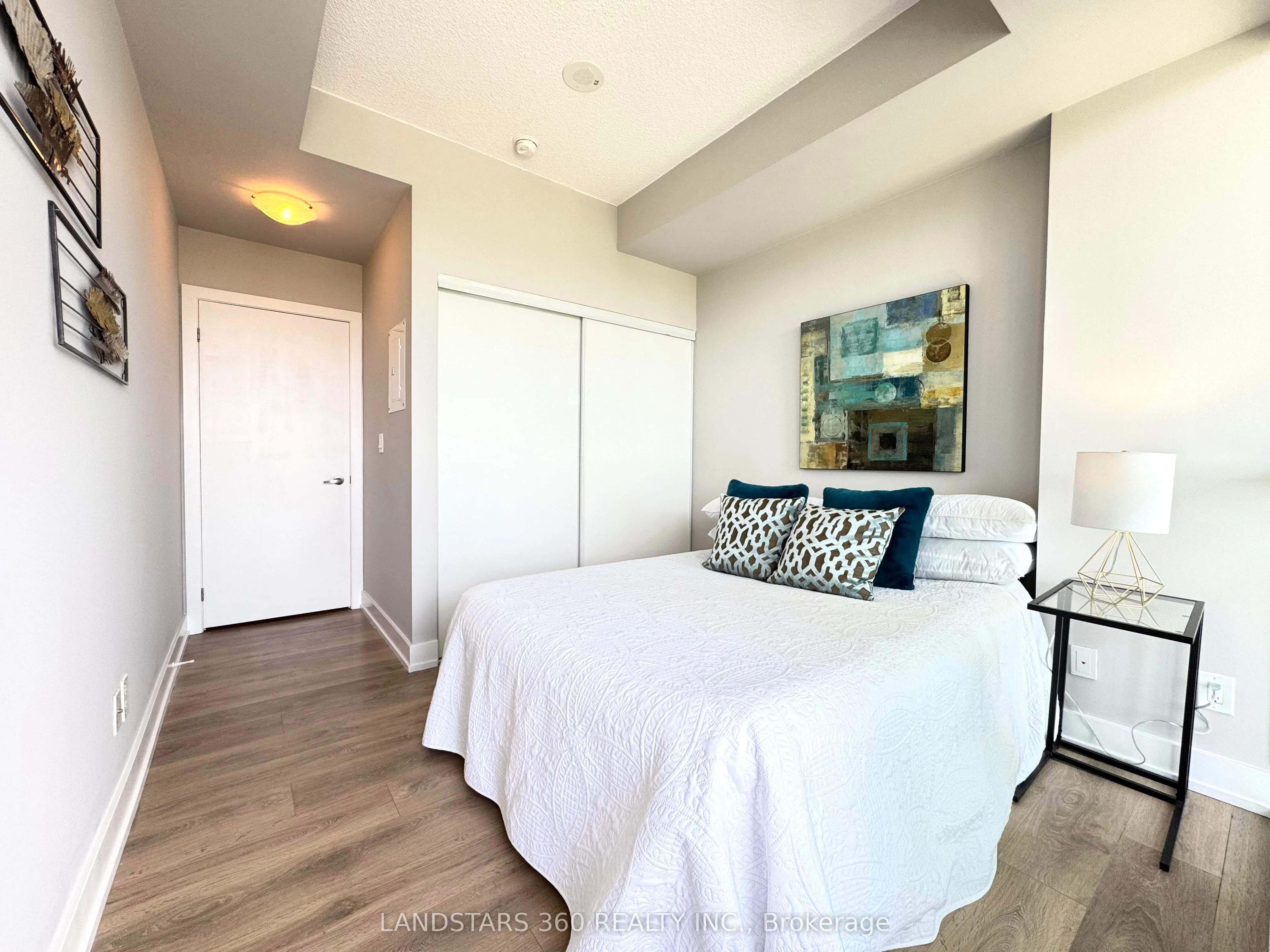 150 Fairview Mall Drive, #1005