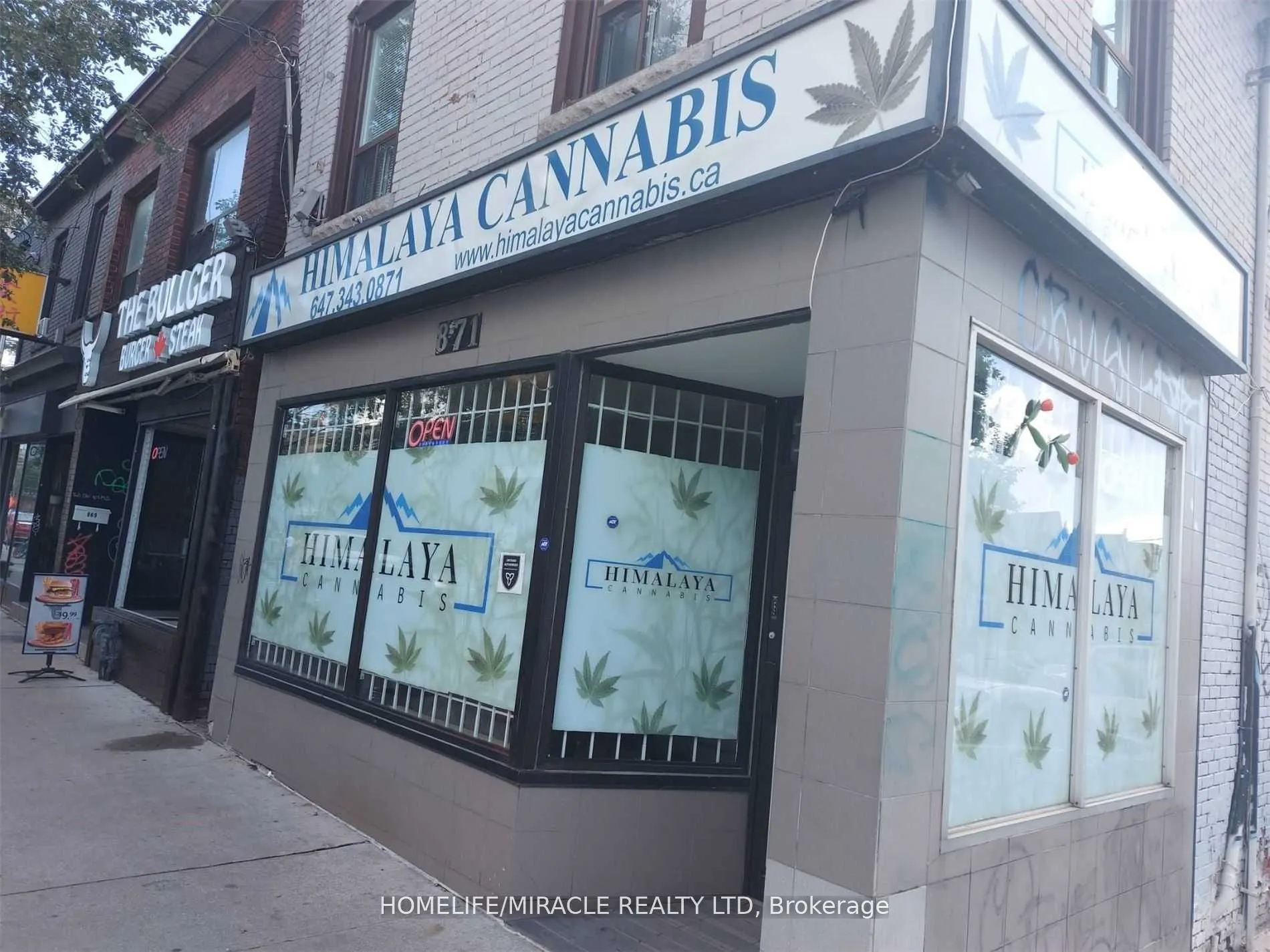 871 Dundas Street