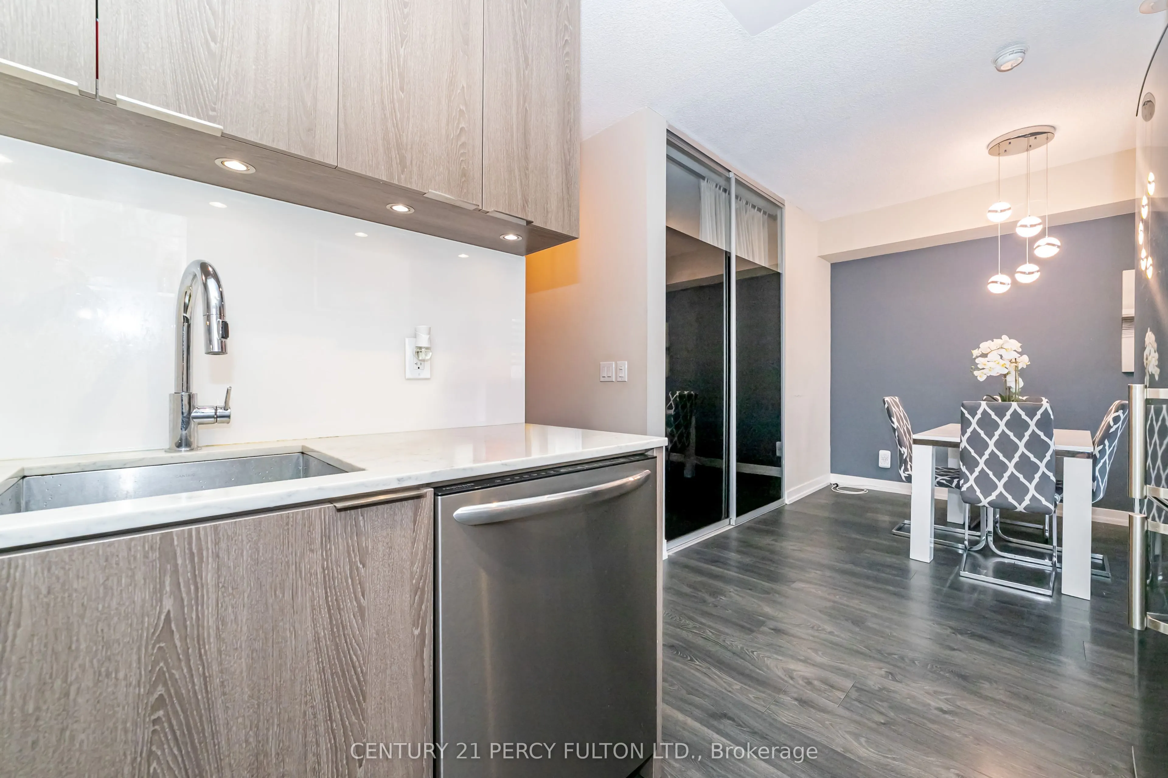 200 Sackville Street, #414