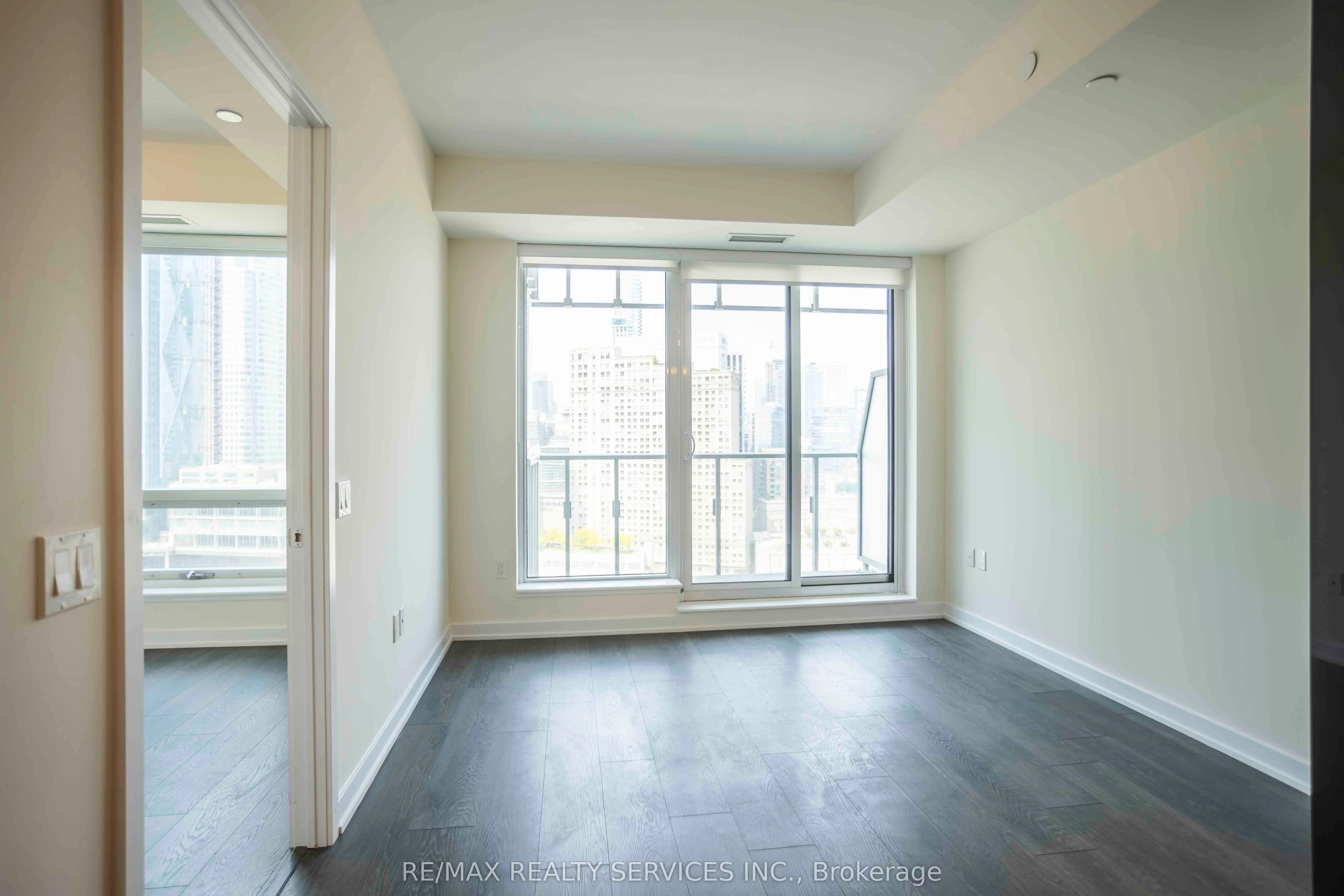 28 Freeland Street, #1806