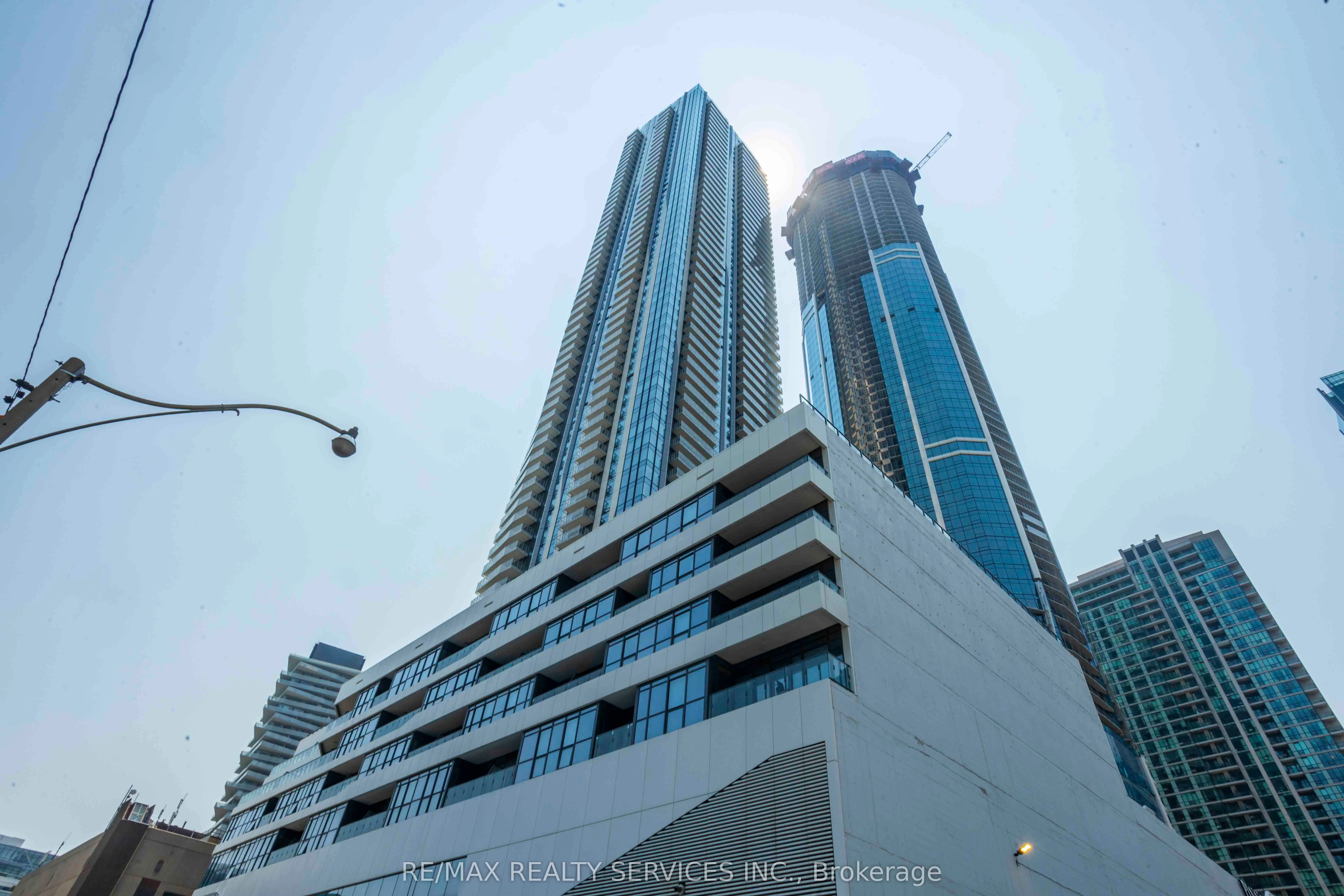 28 Freeland Street, #1806