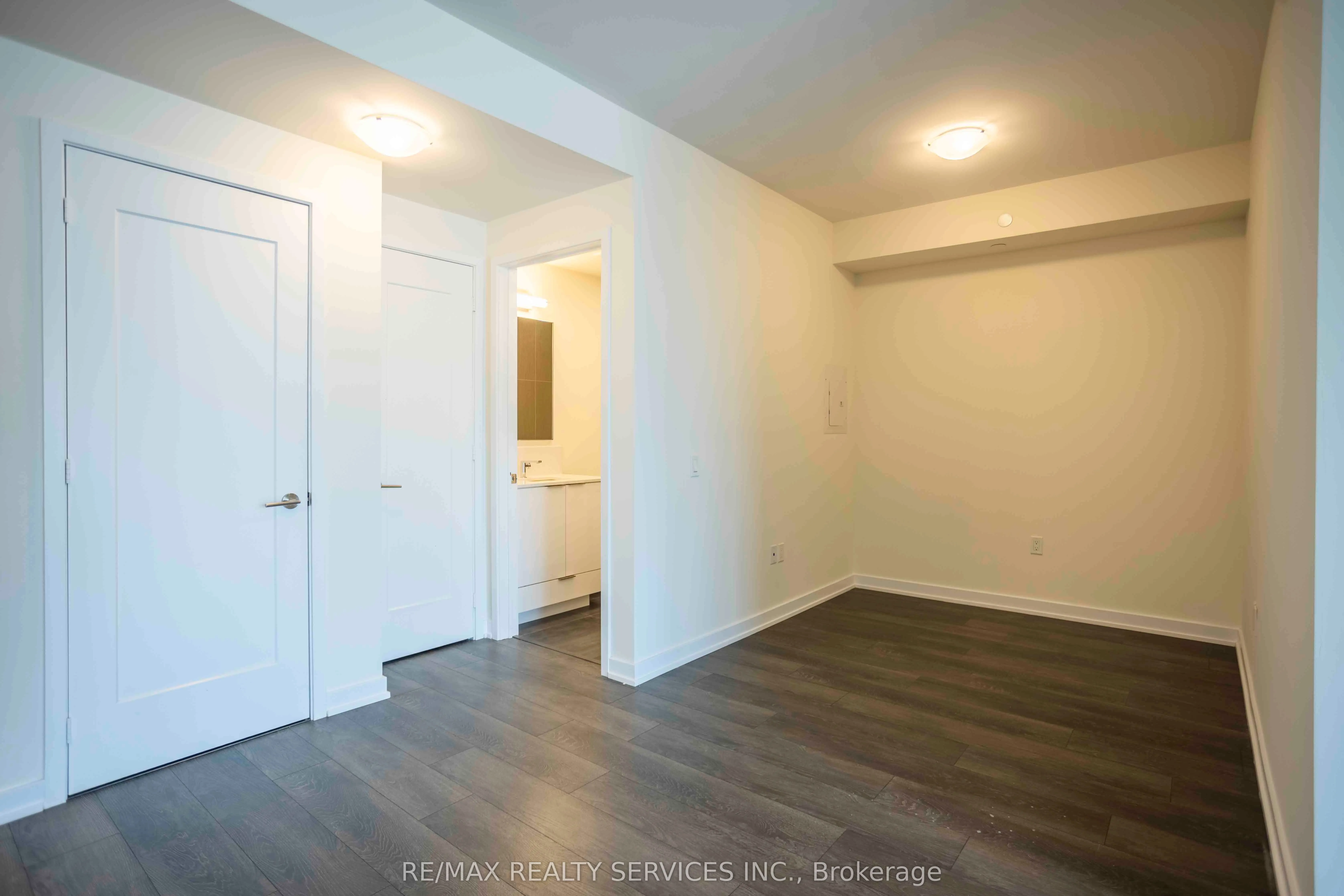 28 Freeland Street, #1806