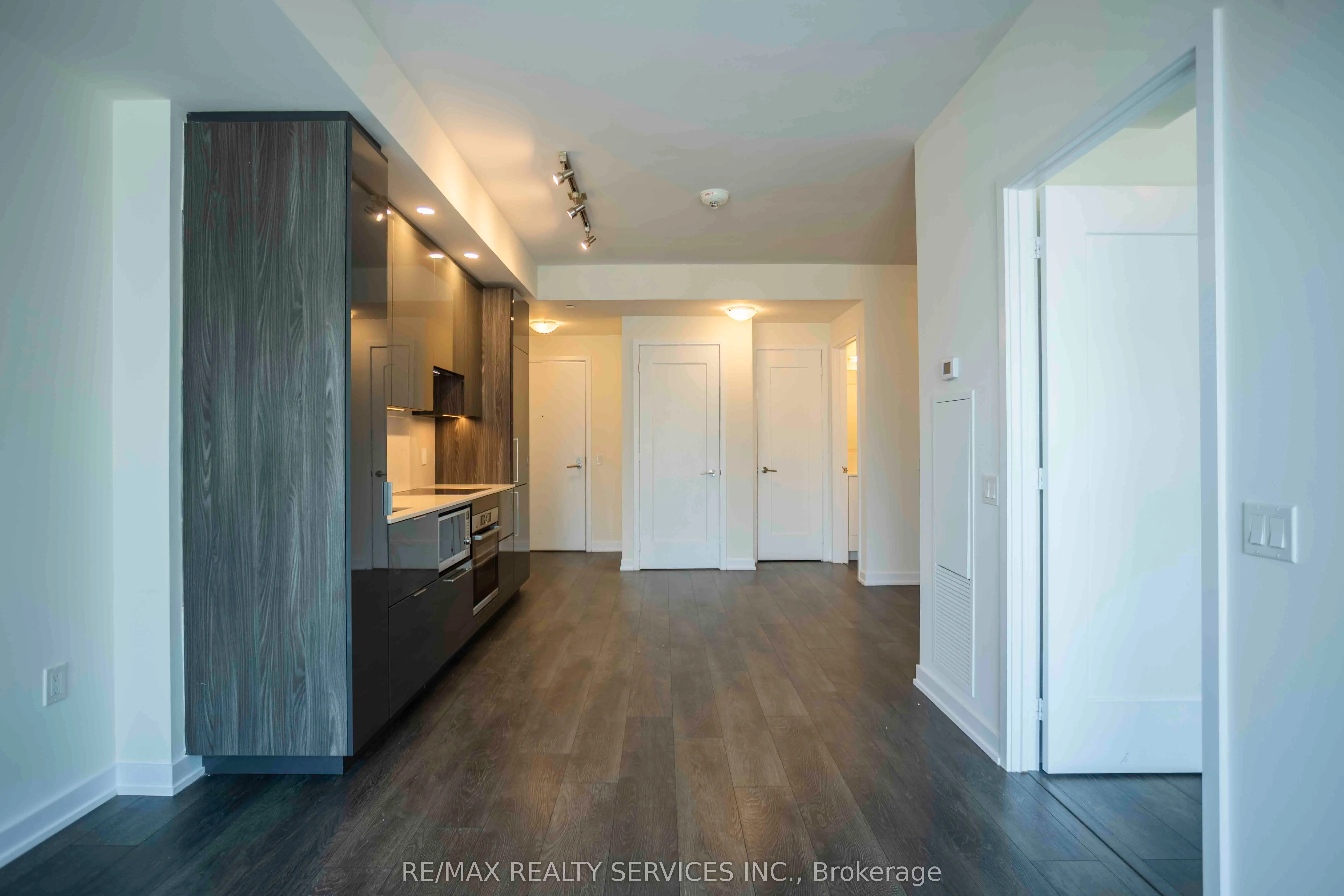 28 Freeland Street, #1806