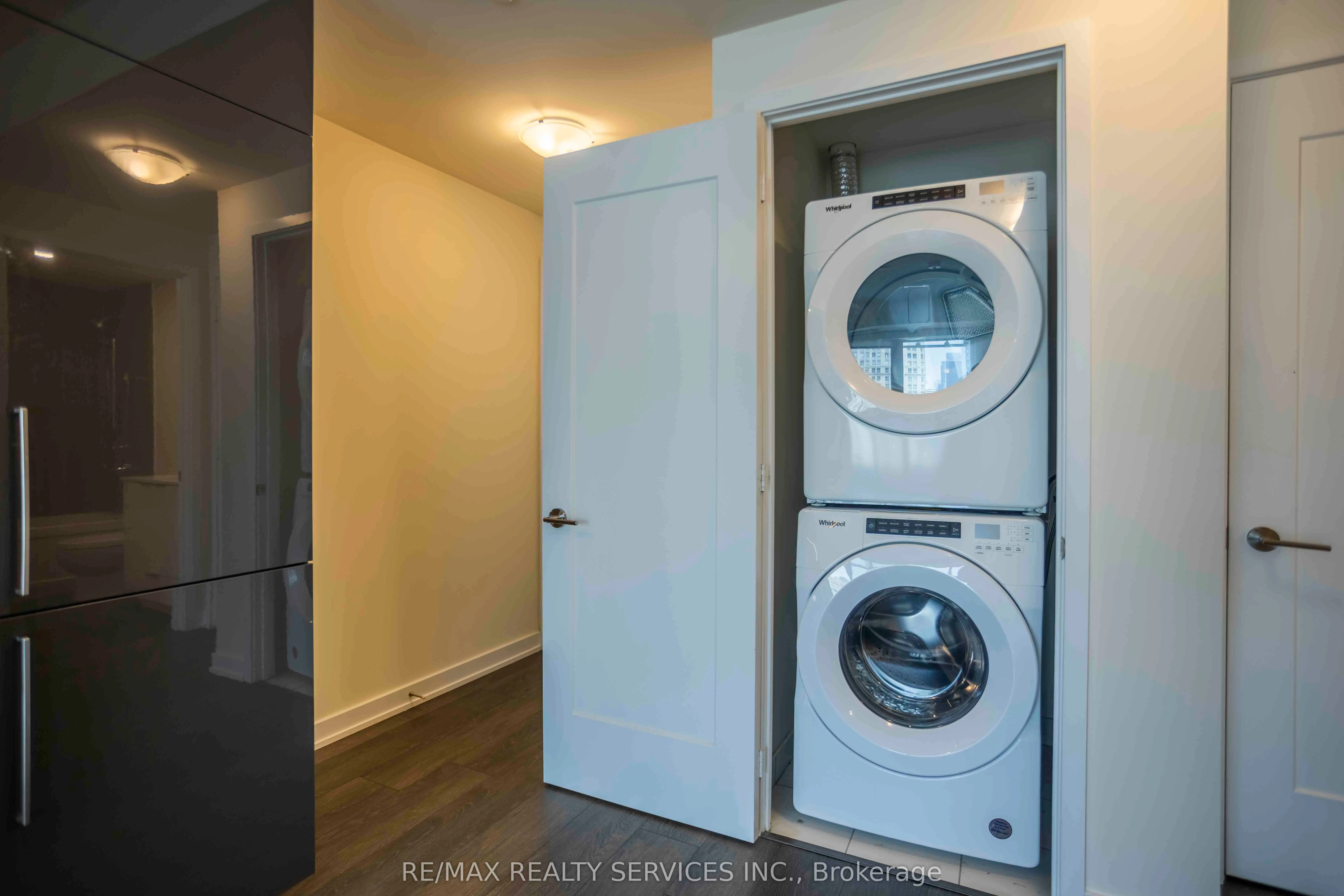 28 Freeland Street, #1806