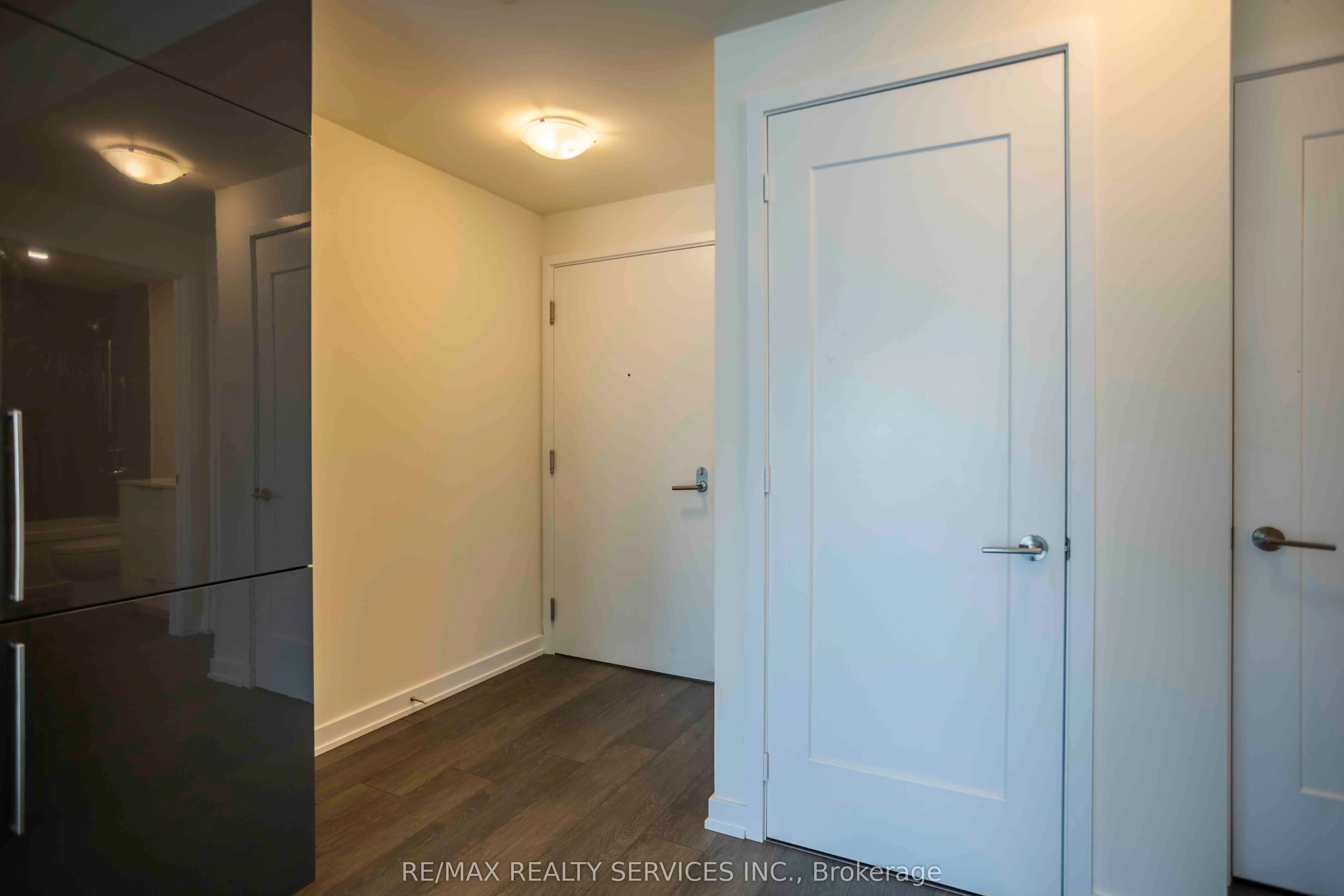28 Freeland Street, #1806
