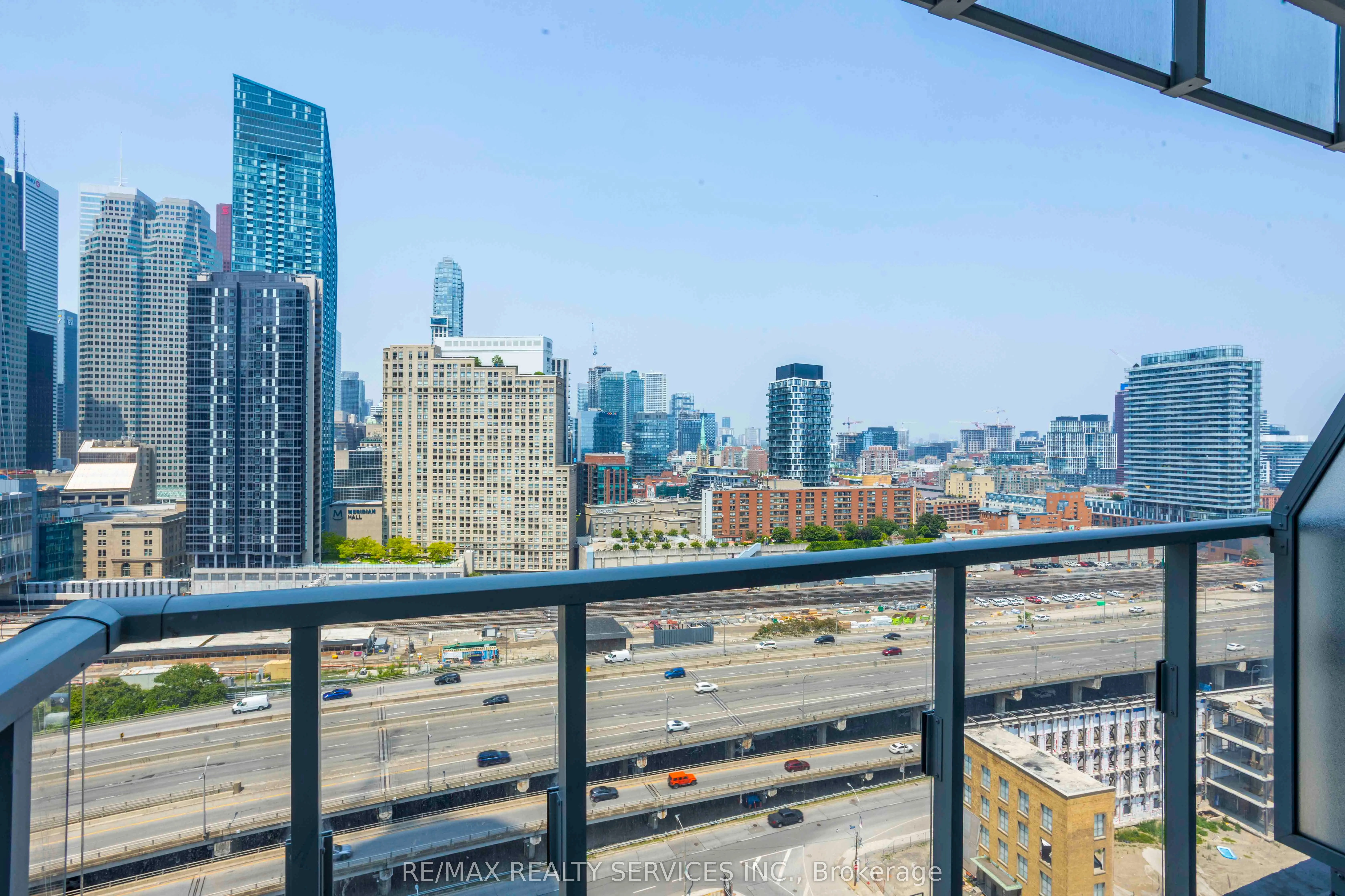 28 Freeland Street, #1806