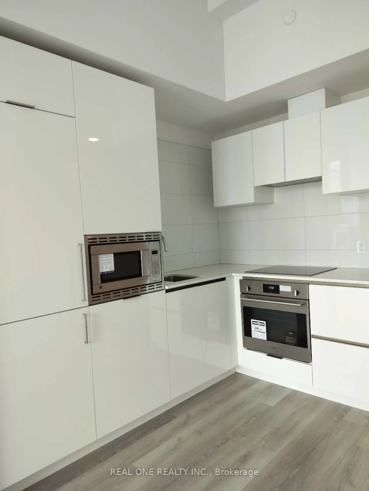238 Simcoe Street, #3904