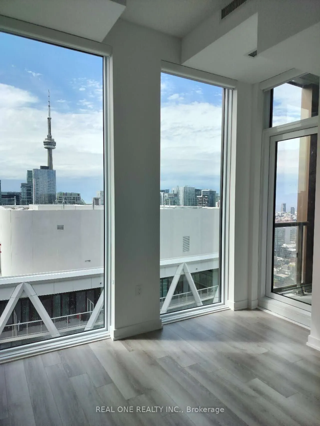 238 Simcoe Street, #3904