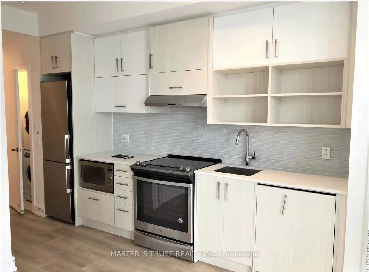 128 Fairview Mall Drive, #809