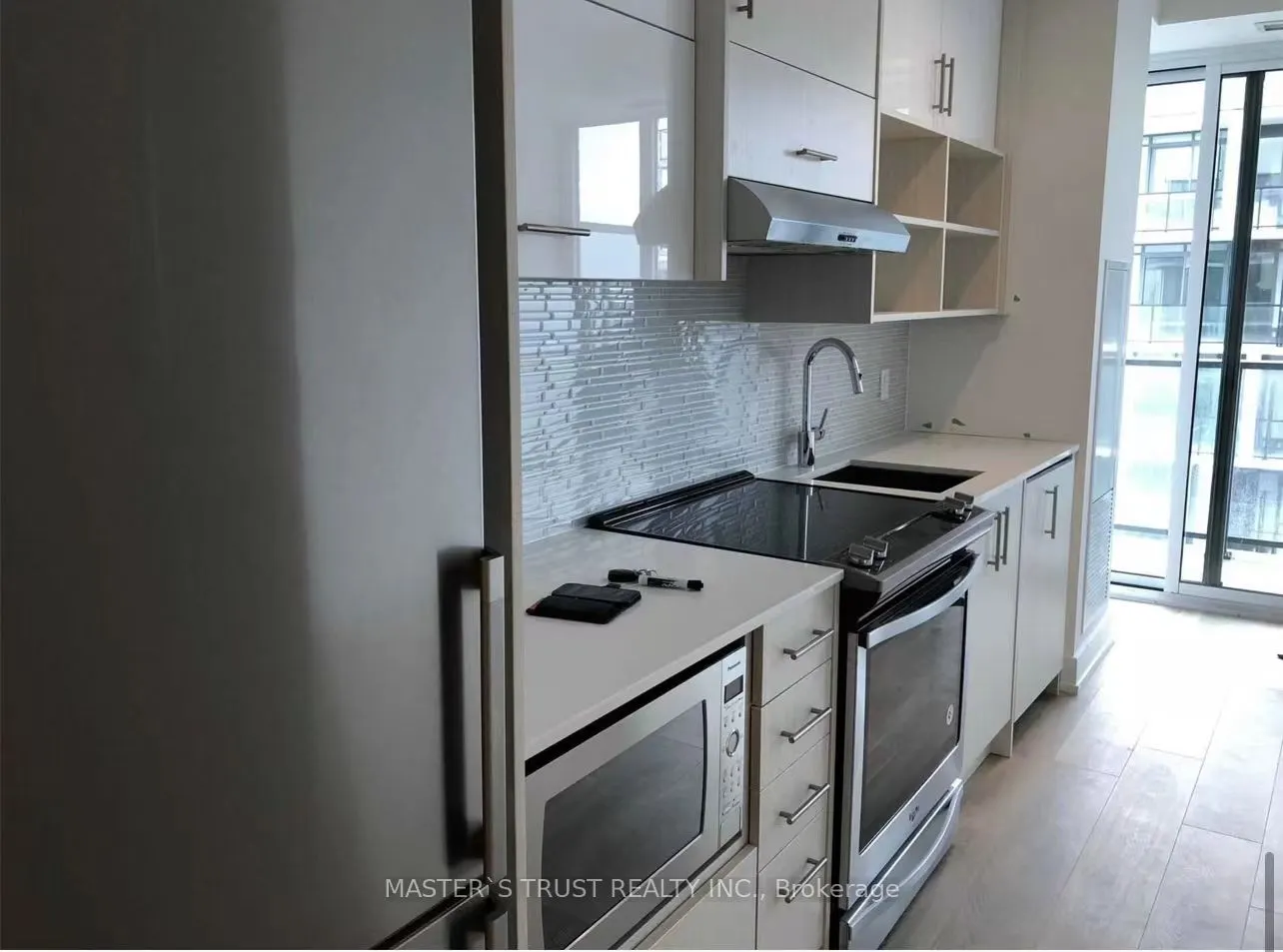 128 Fairview Mall Drive, #809