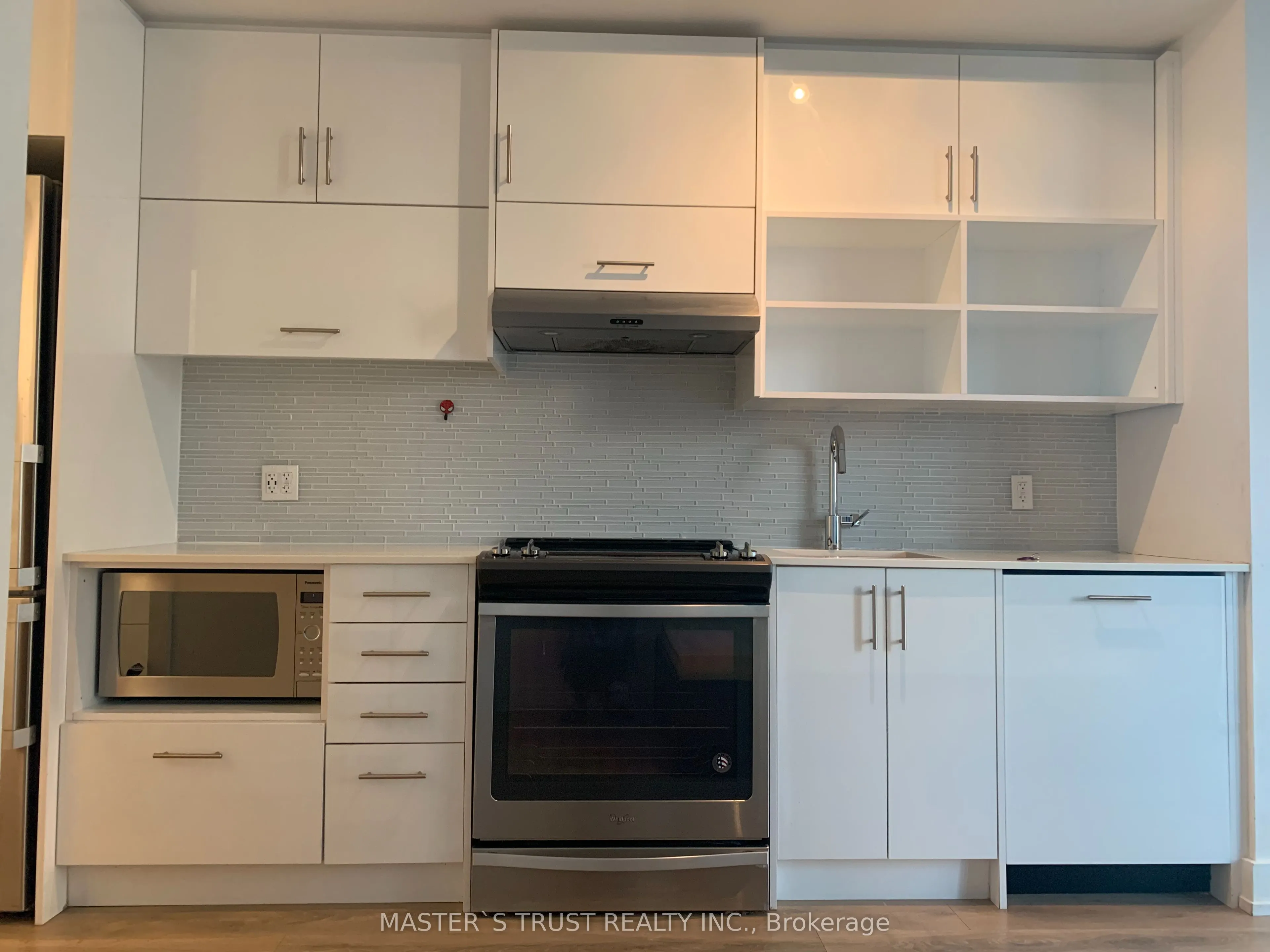 128 Fairview Mall Drive, #809