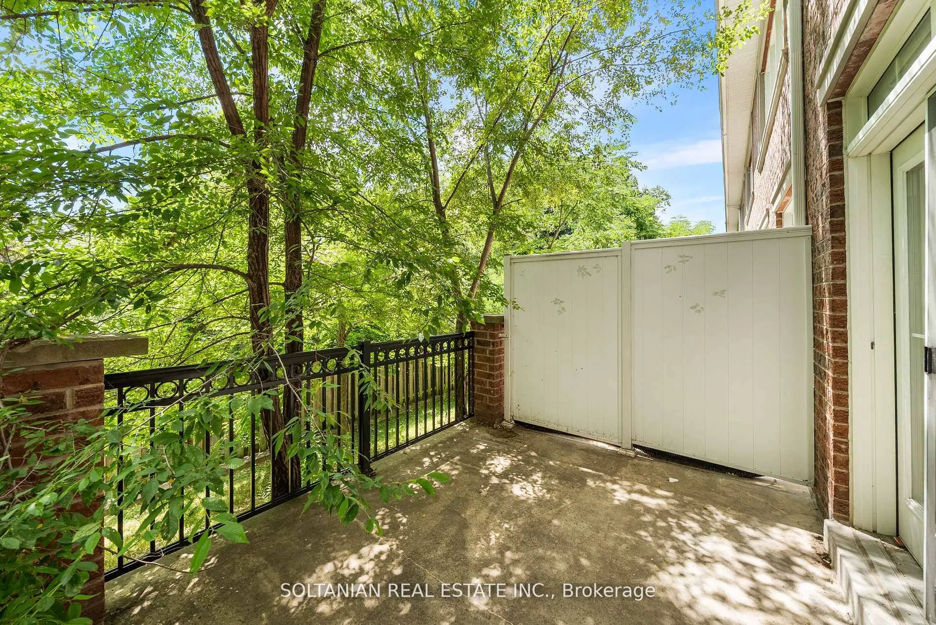 25 Slingsby Lane