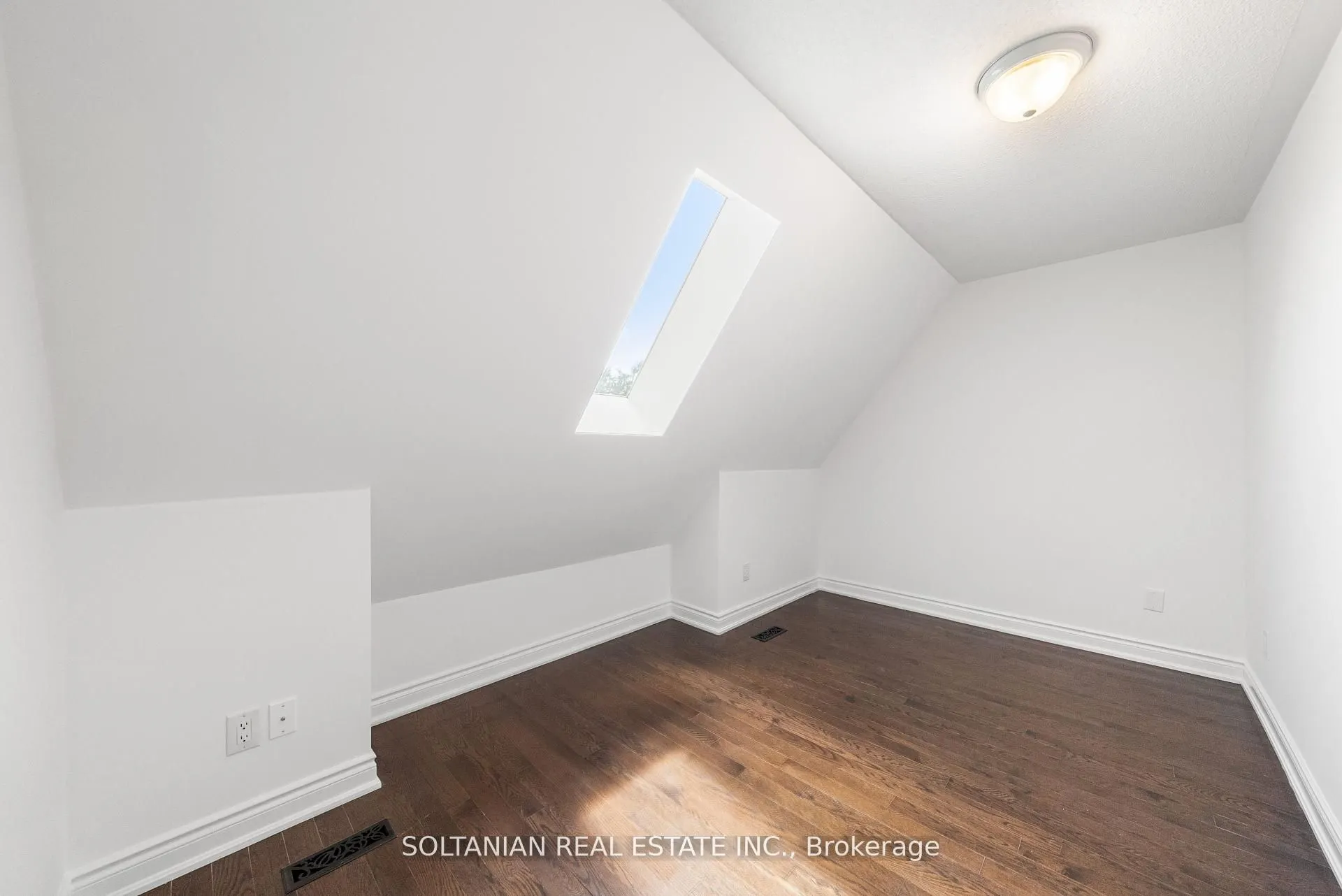 25 Slingsby Lane