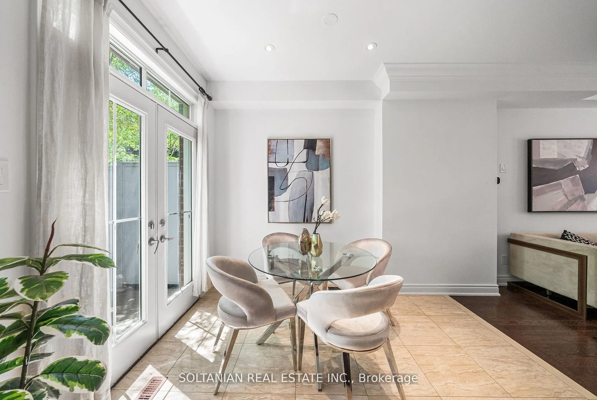 25 Slingsby Lane