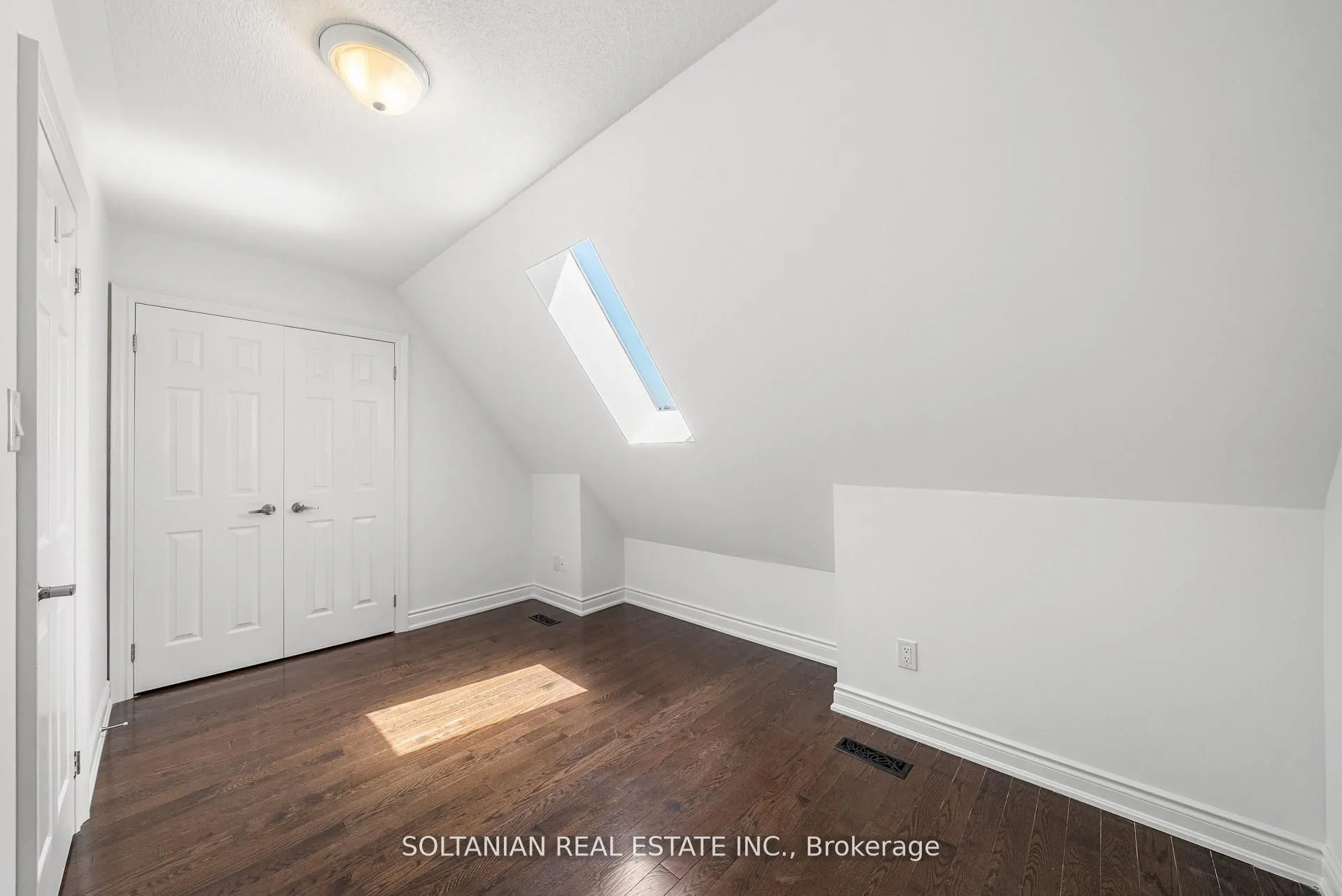 25 Slingsby Lane