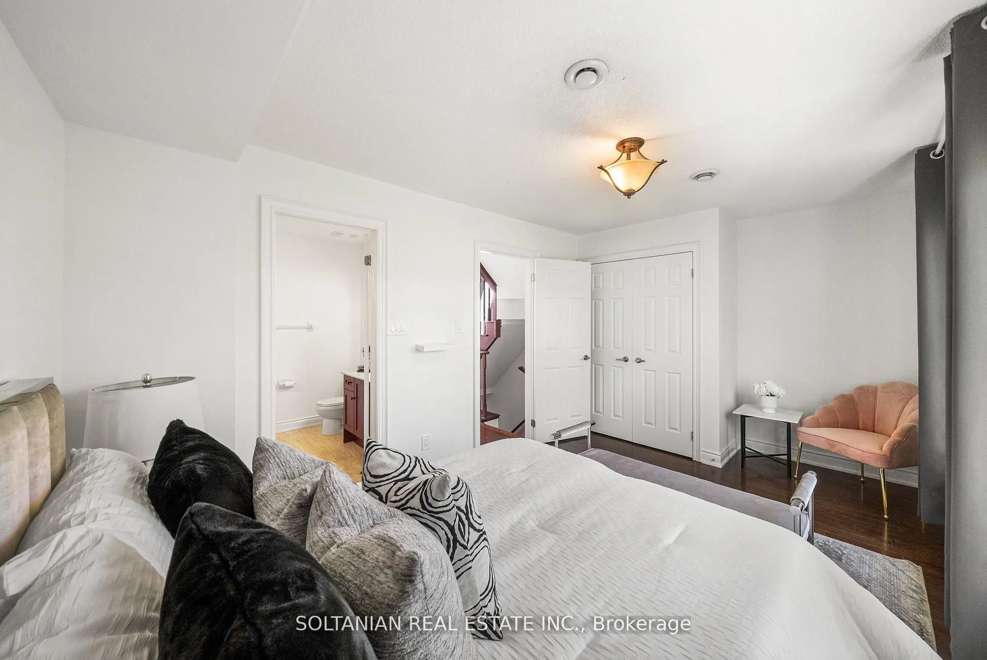 25 Slingsby Lane