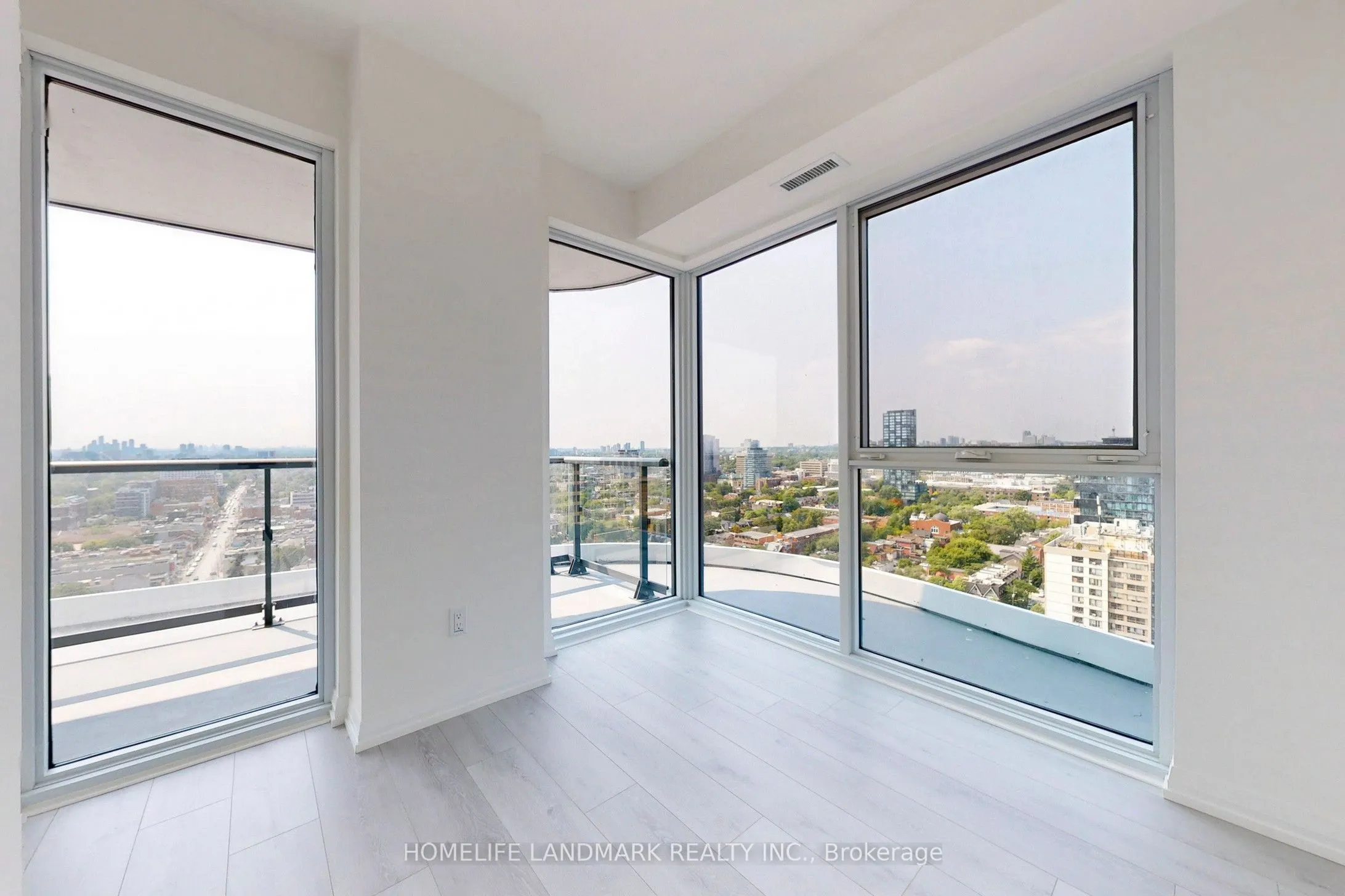 280 Dundas Street W, #2211