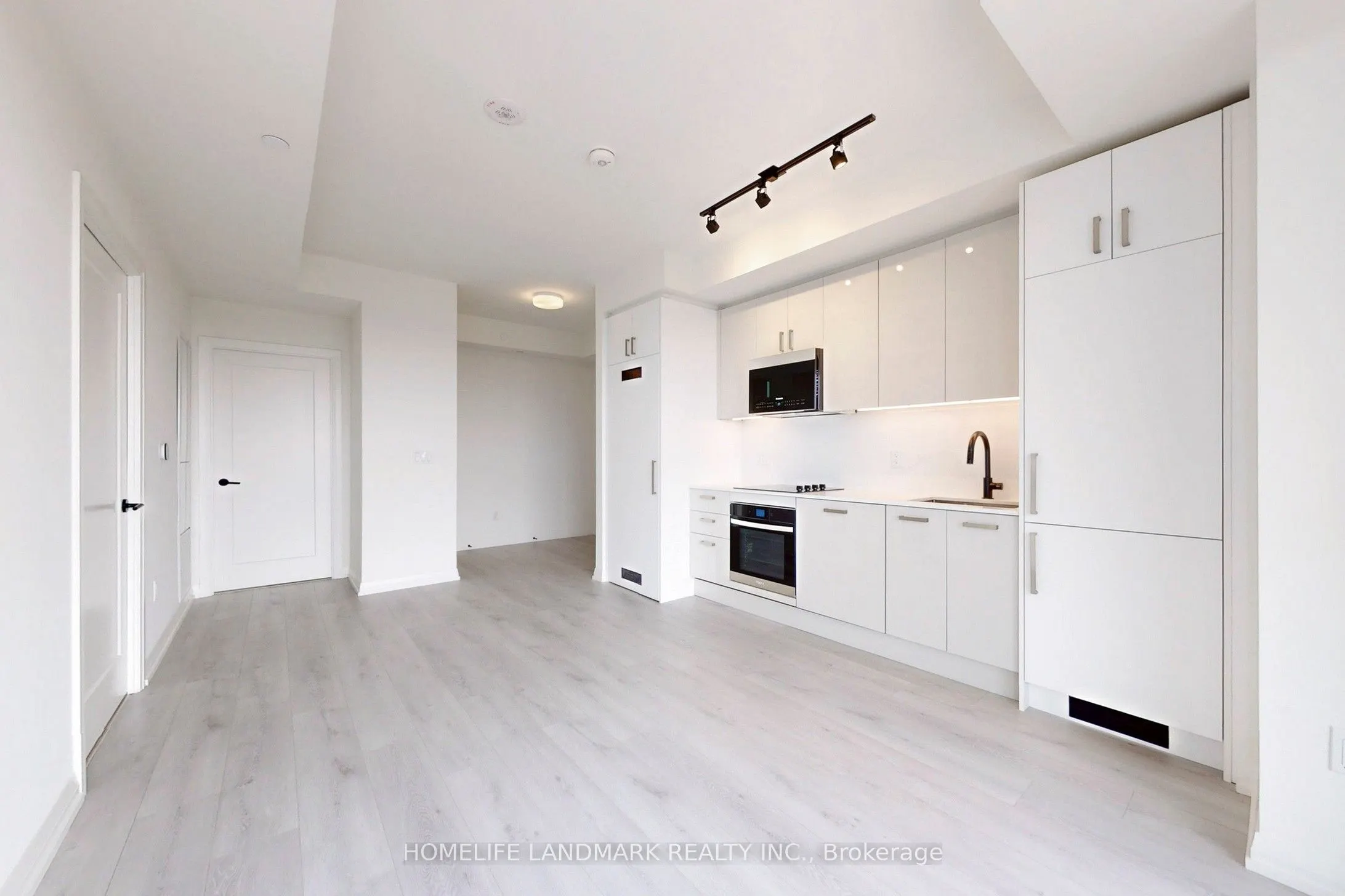 280 Dundas Street W, #2211