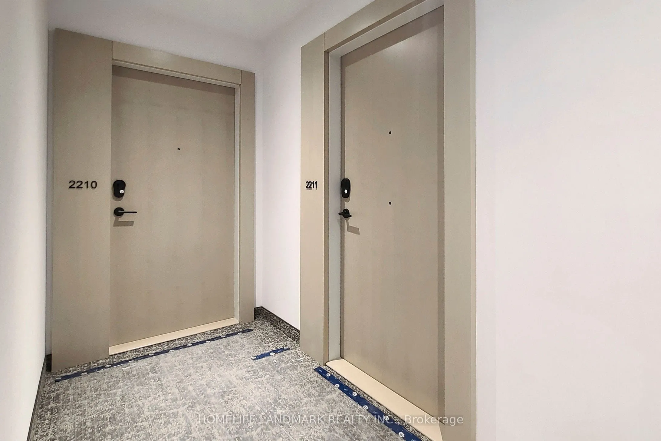 280 Dundas Street W, #2211