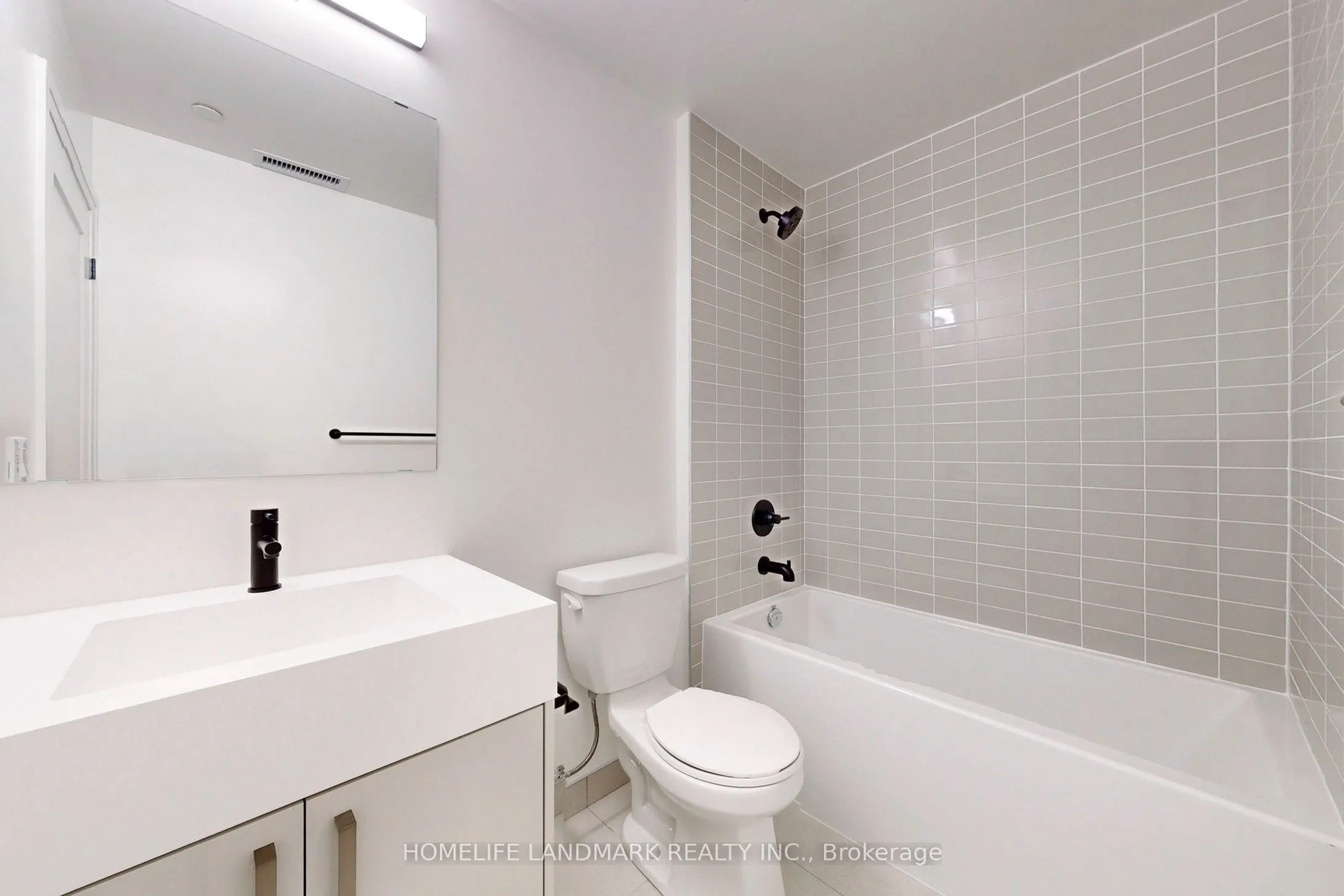 280 Dundas Street W, #2211
