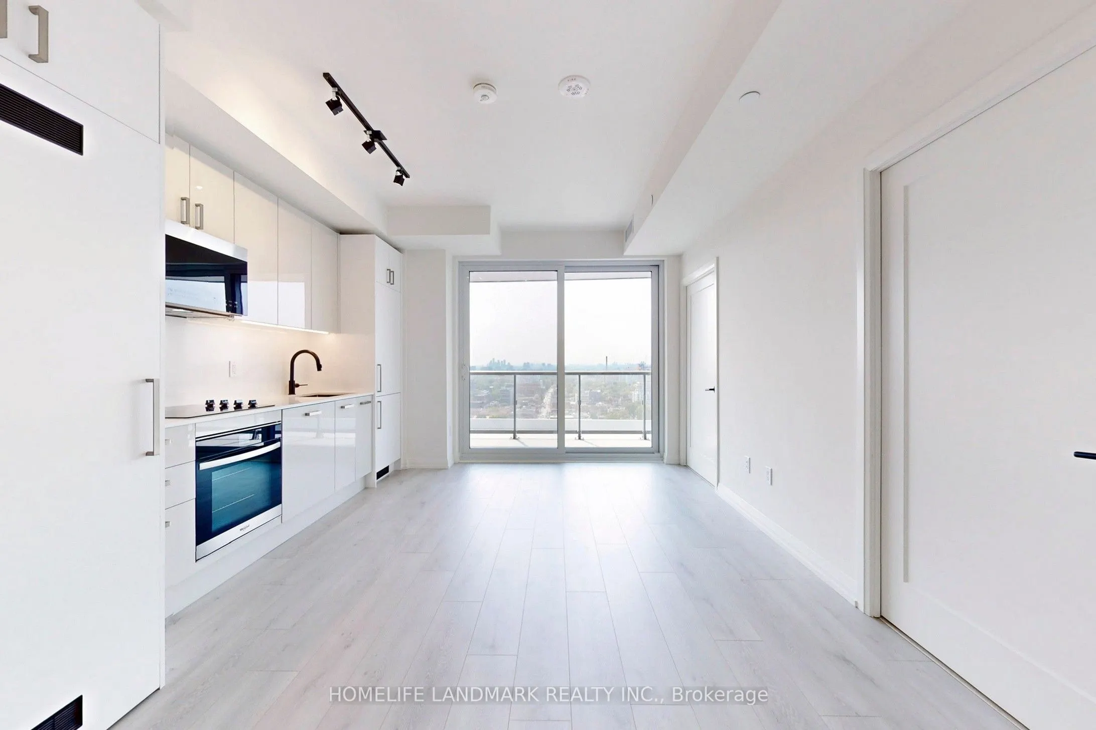 280 Dundas Street W, #2211