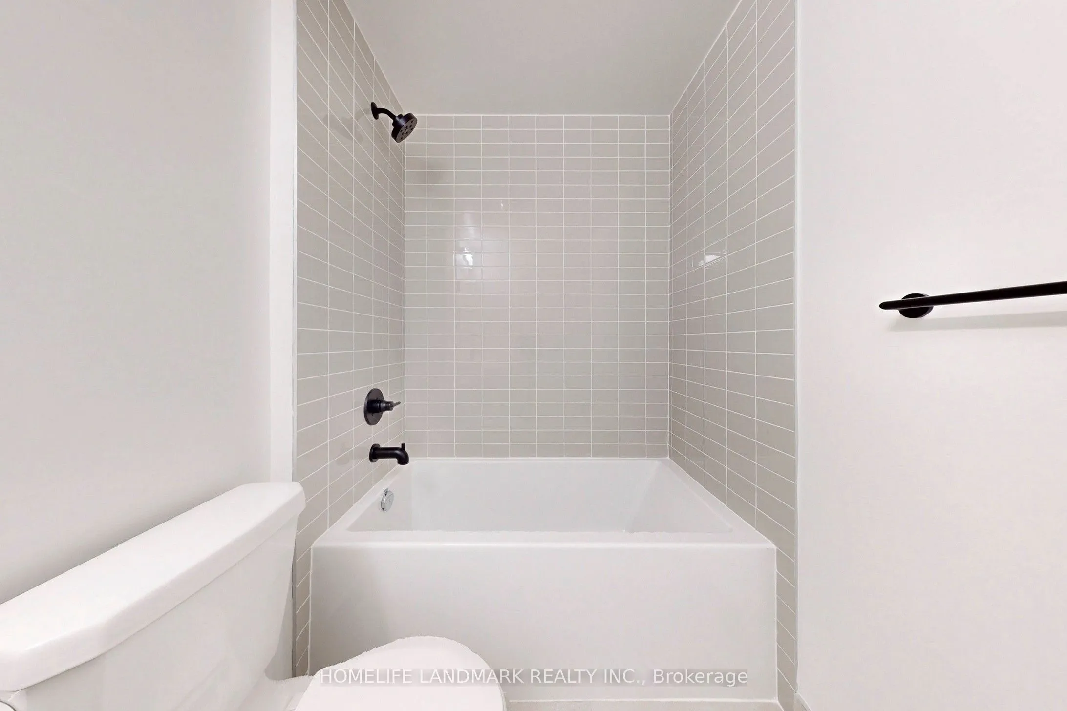 280 Dundas Street W, #2211