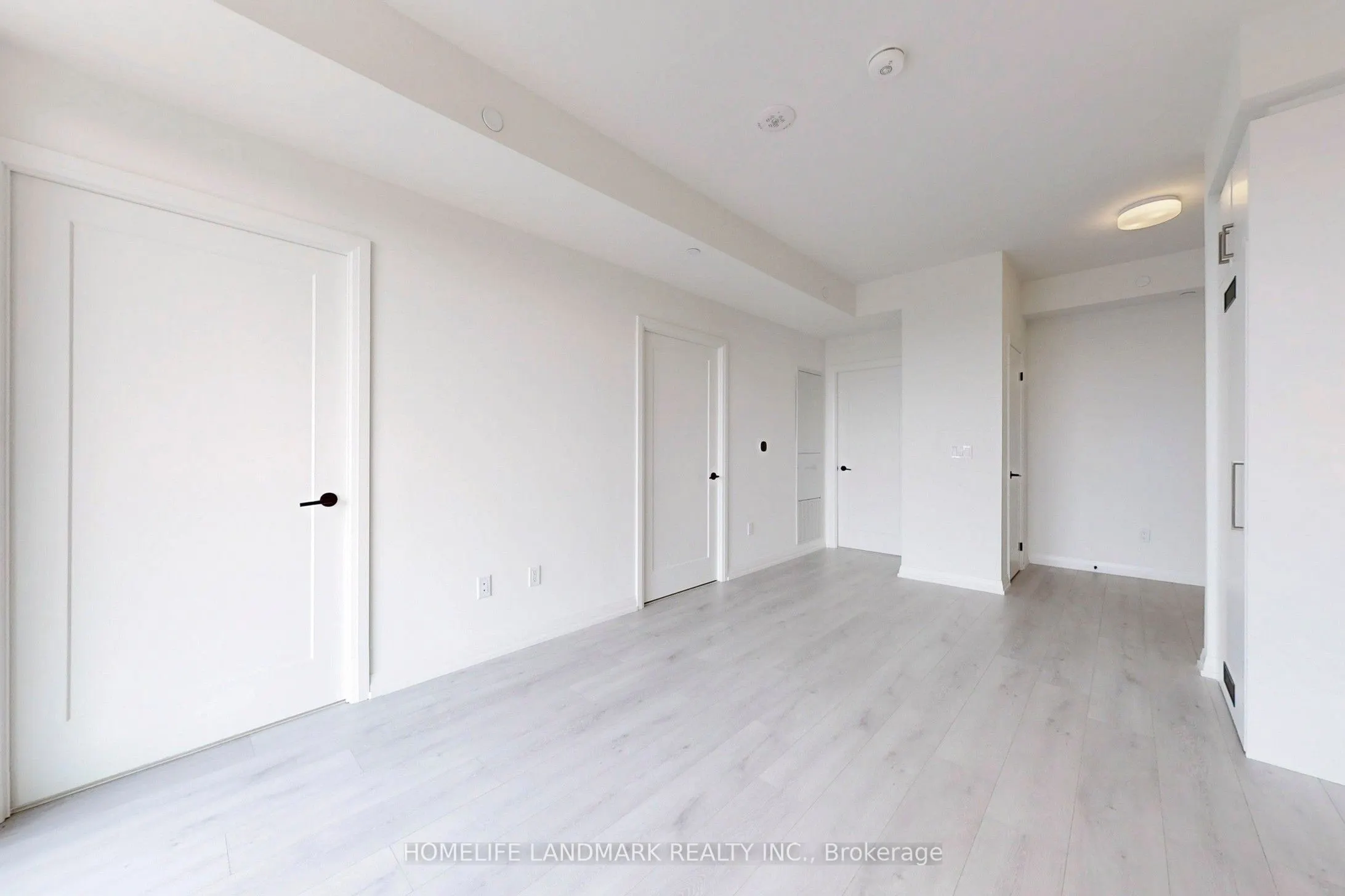 280 Dundas Street W, #2211