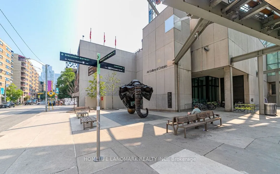 280 Dundas Street W, #2211