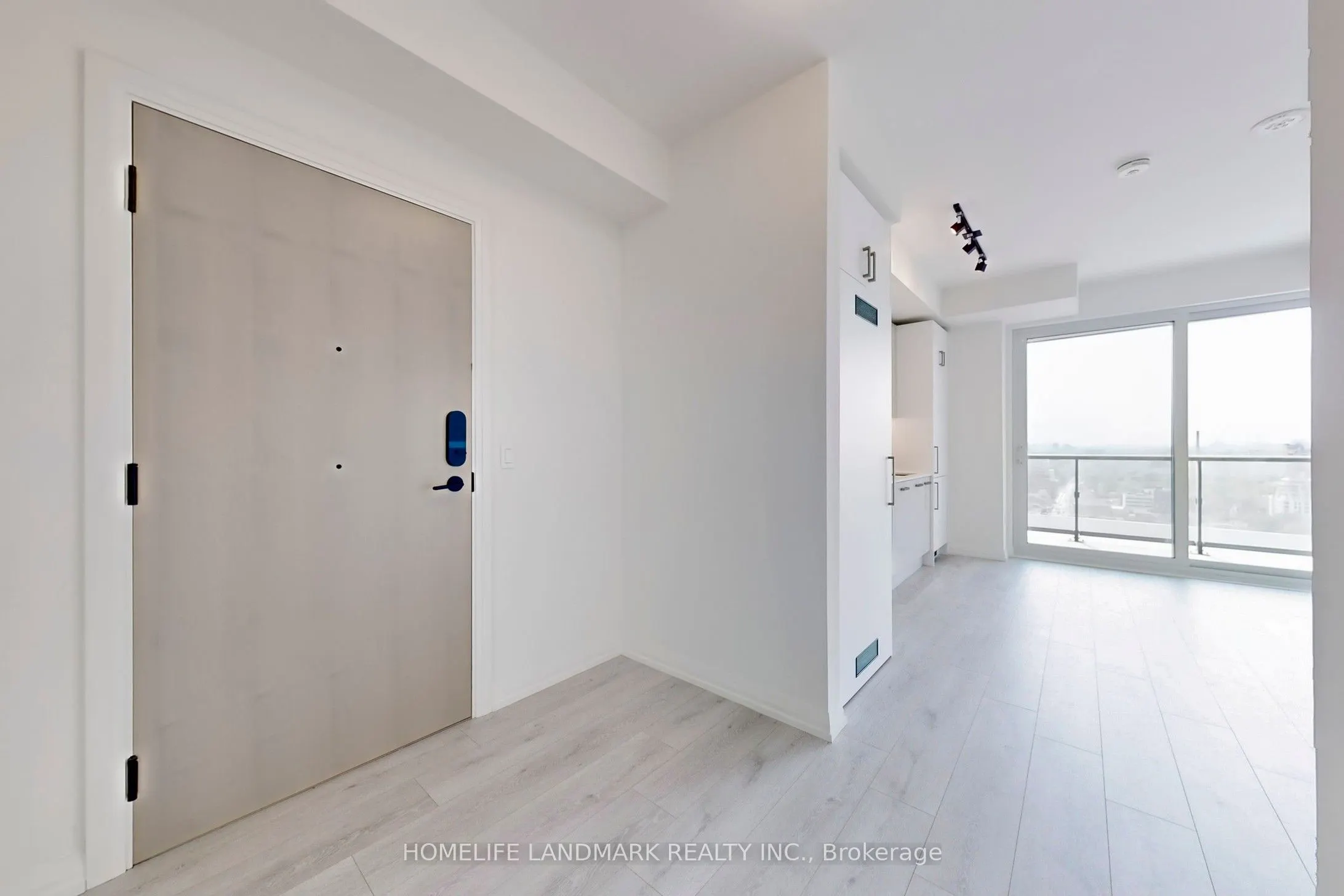 280 Dundas Street W, #2211