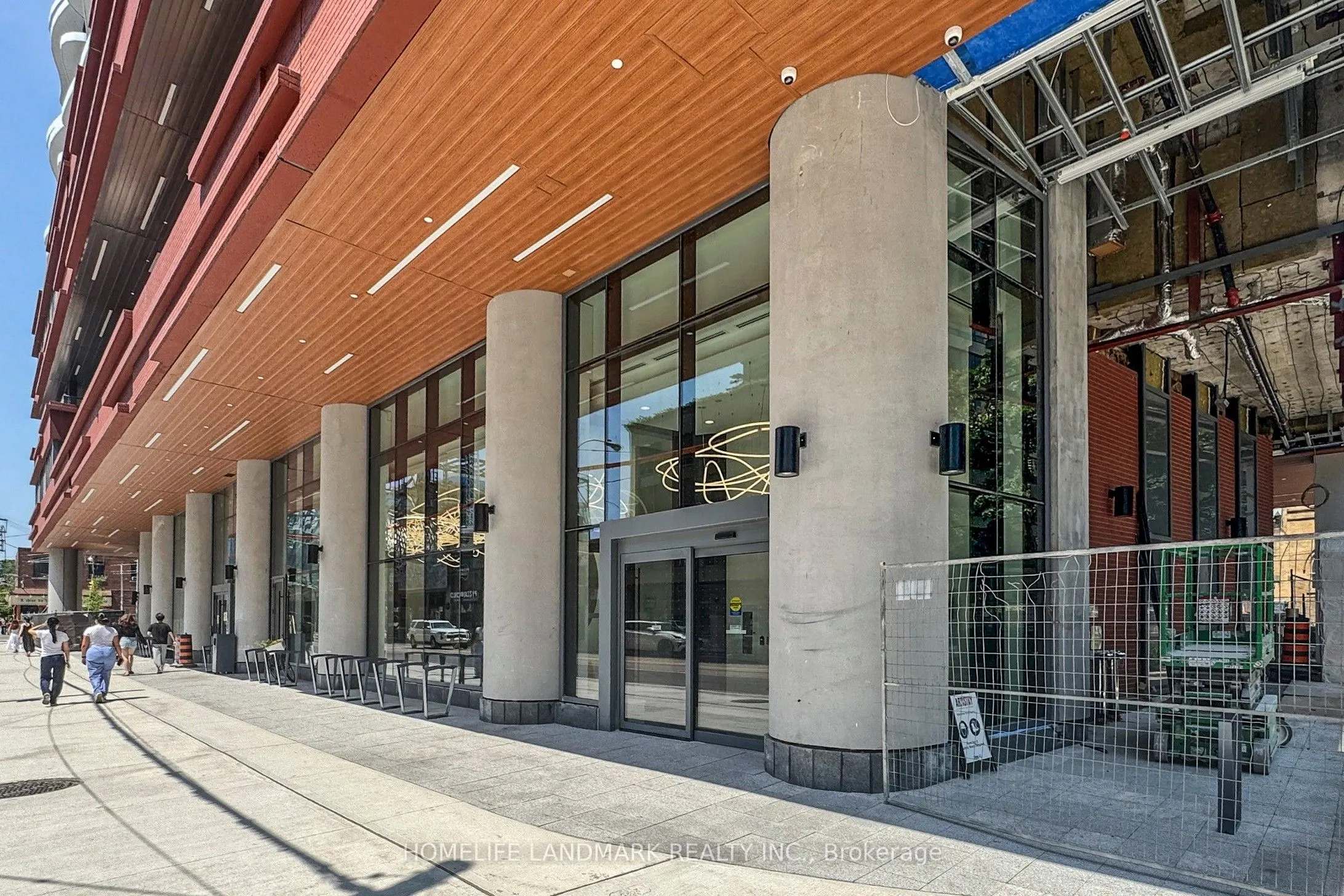 280 Dundas Street W, #2211