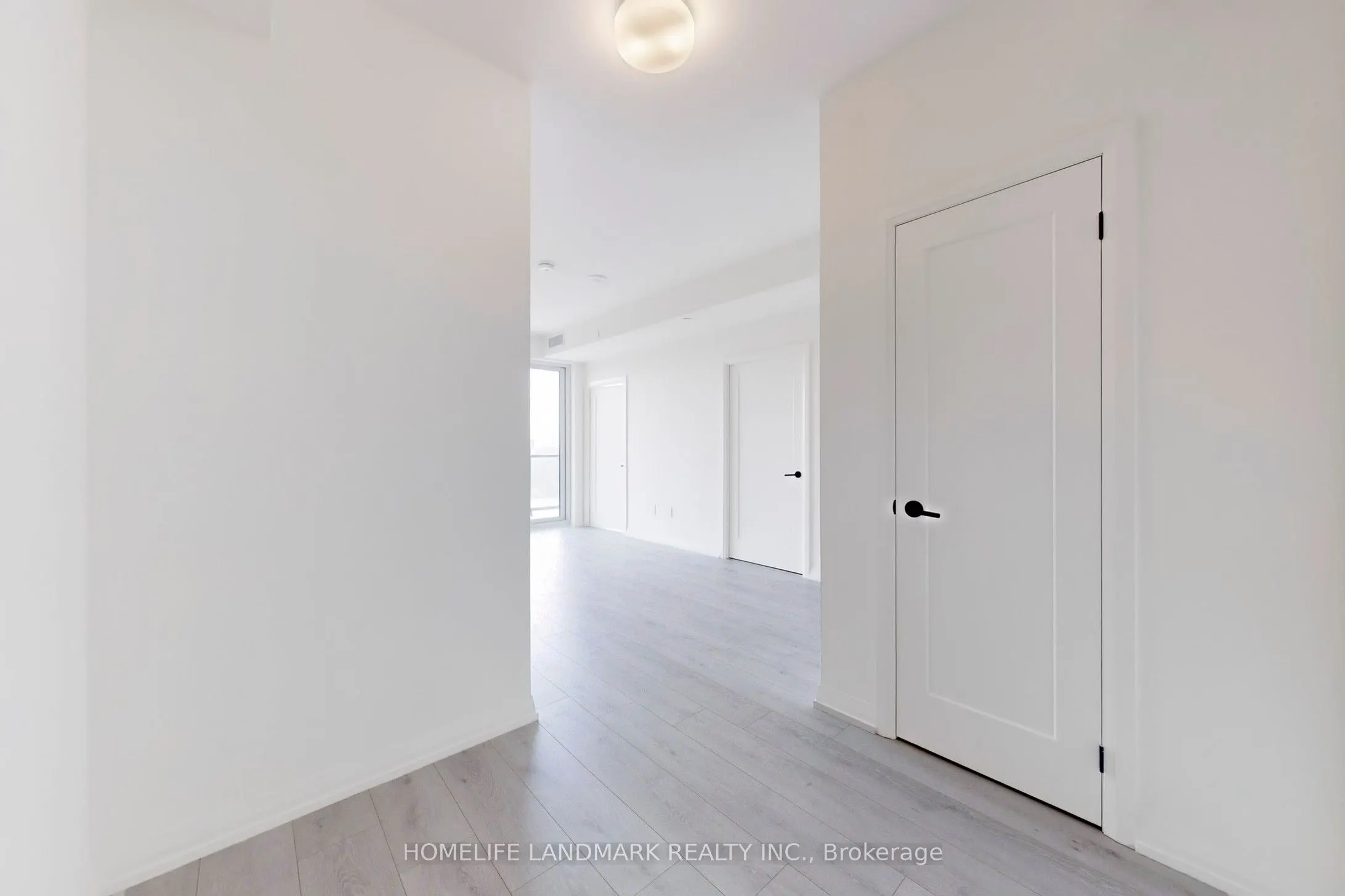 280 Dundas Street W, #2211