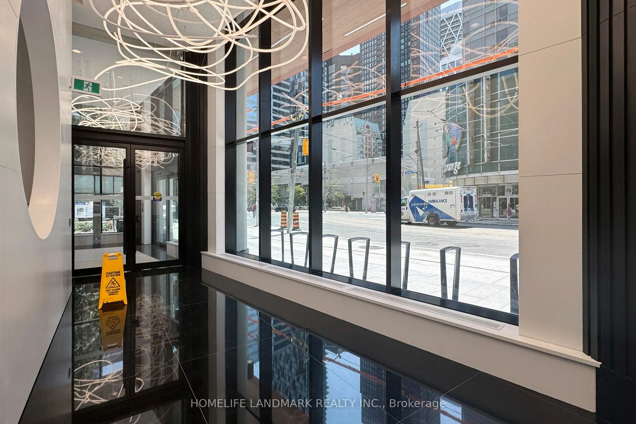 280 Dundas Street W, #2211