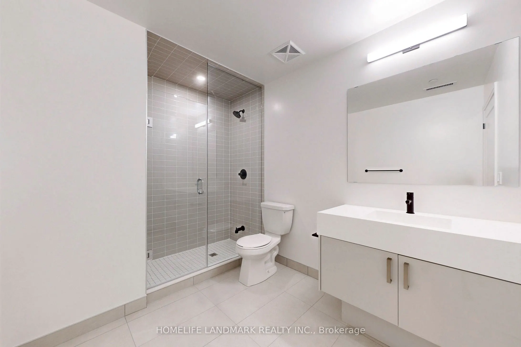 280 Dundas Street W, #2211