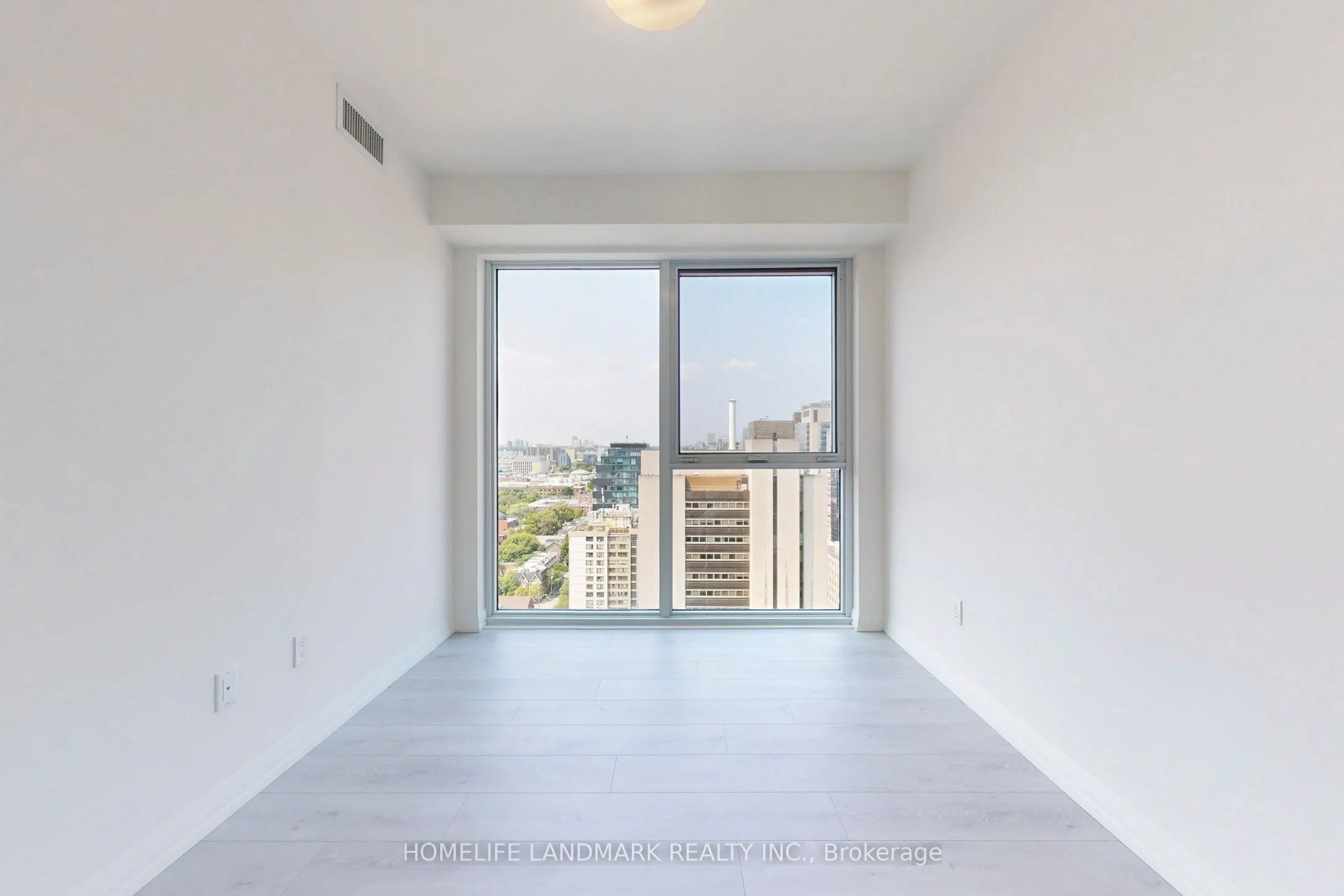 280 Dundas Street W, #2211